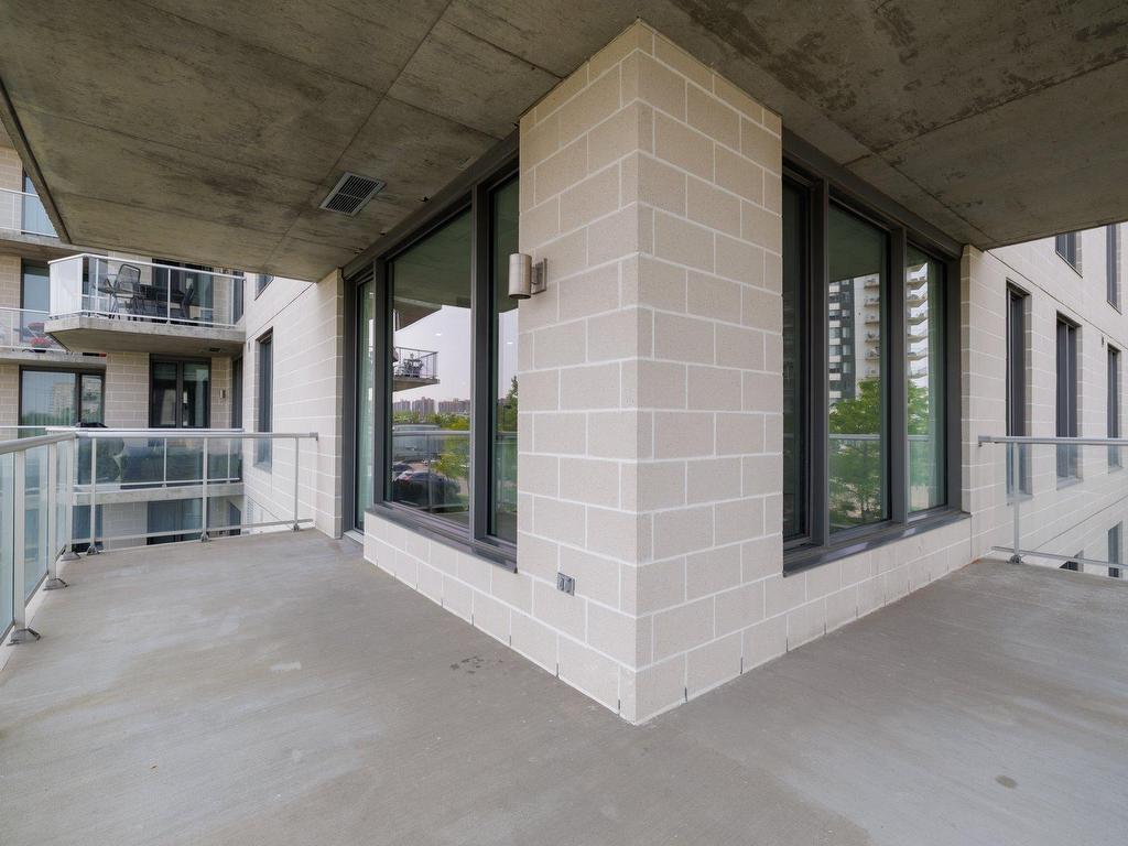 









3647


Av. Jean-Béraud

, 208,
Chomedey (Laval),




QC
H7T0N4

