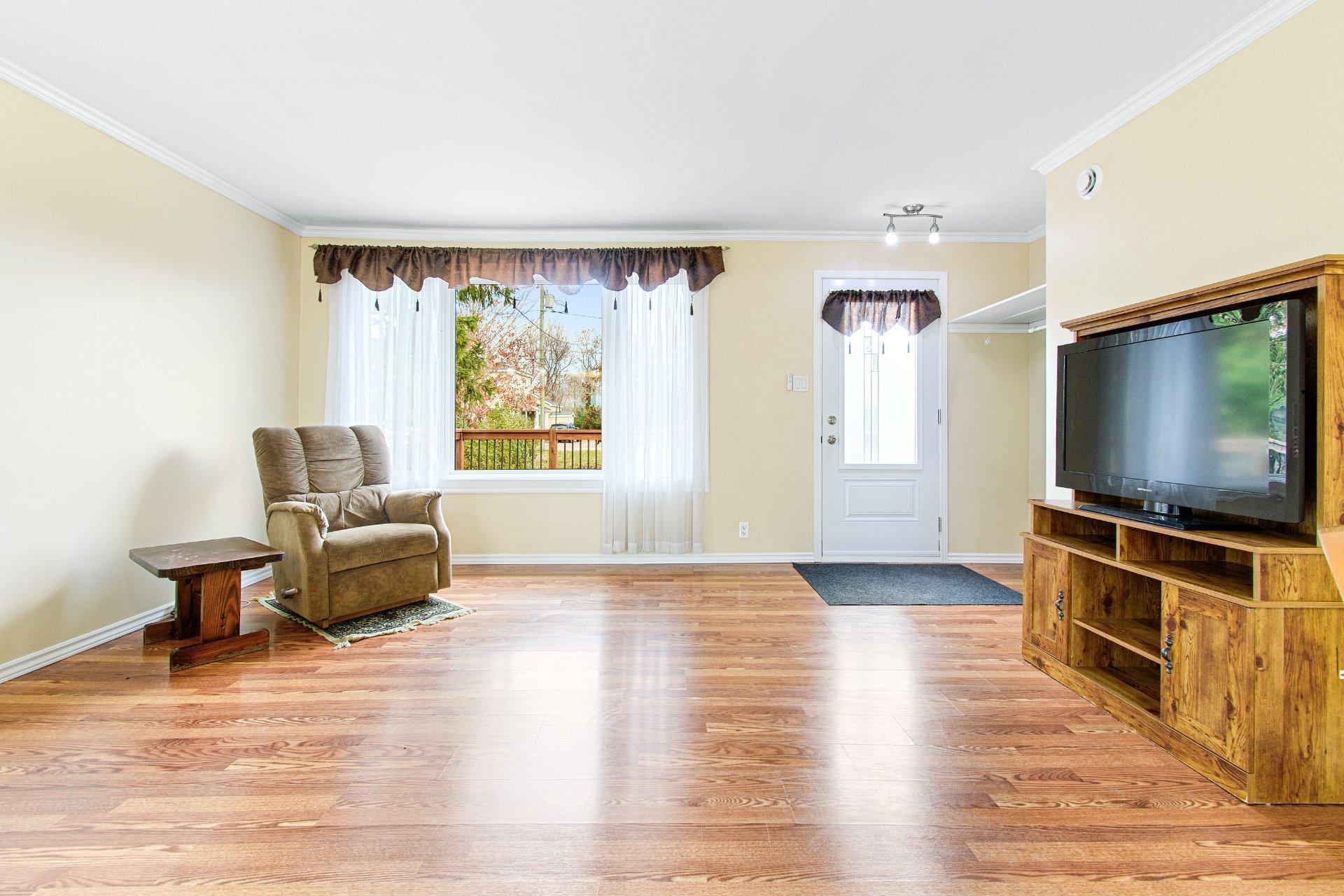 









4


Rue Louis-Seize

,
Brownsburg-Chatham,




QC
J8G2K8

