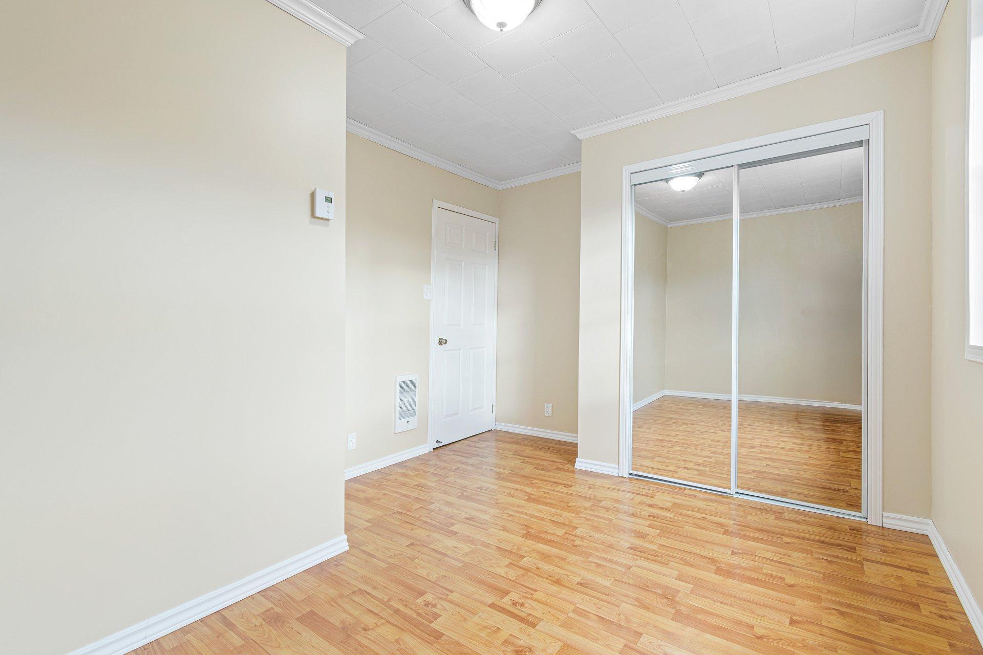 









4


Rue Louis-Seize

,
Brownsburg-Chatham,




QC
J8G2K8

