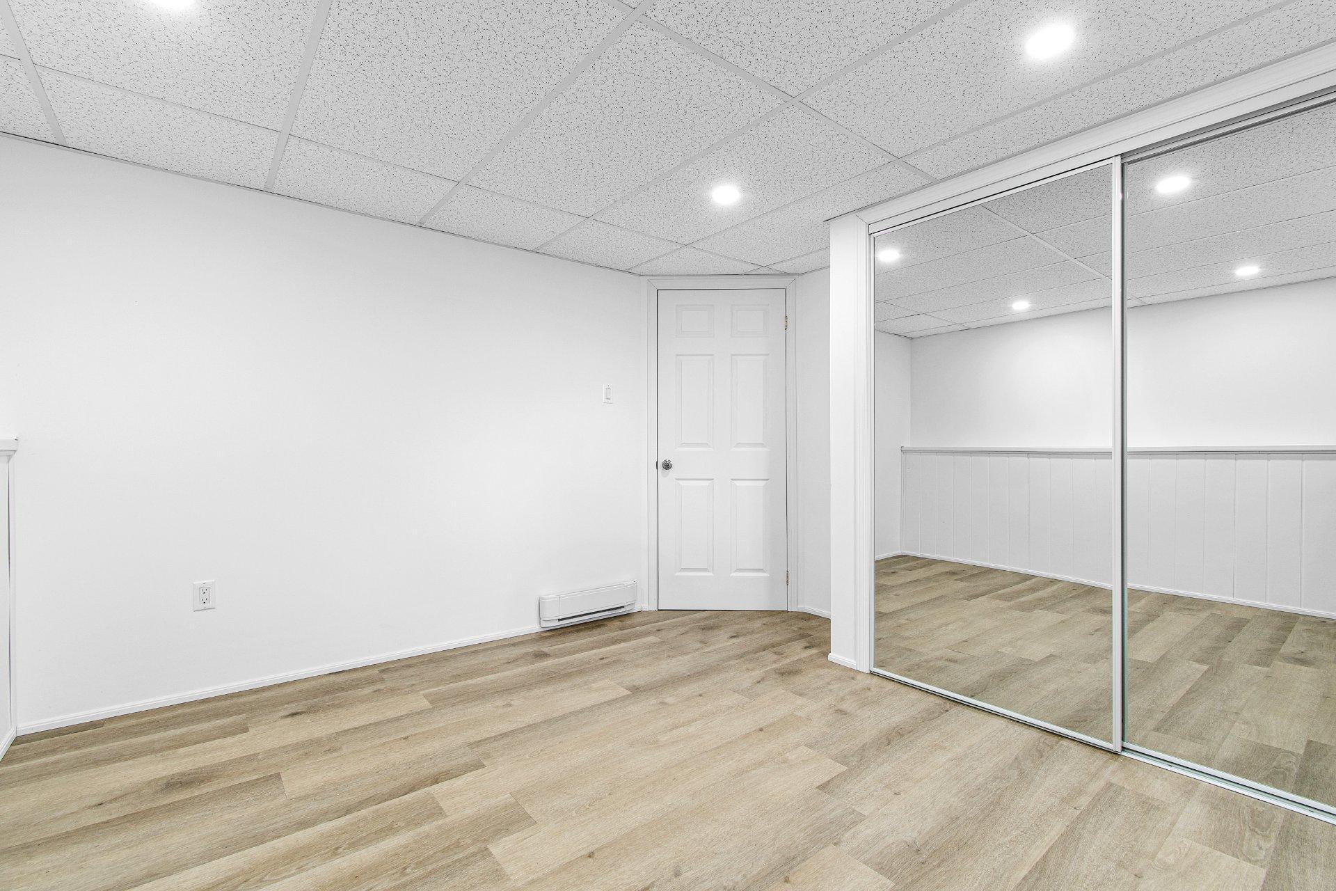 









4


Rue Louis-Seize

,
Brownsburg-Chatham,




QC
J8G2K8

