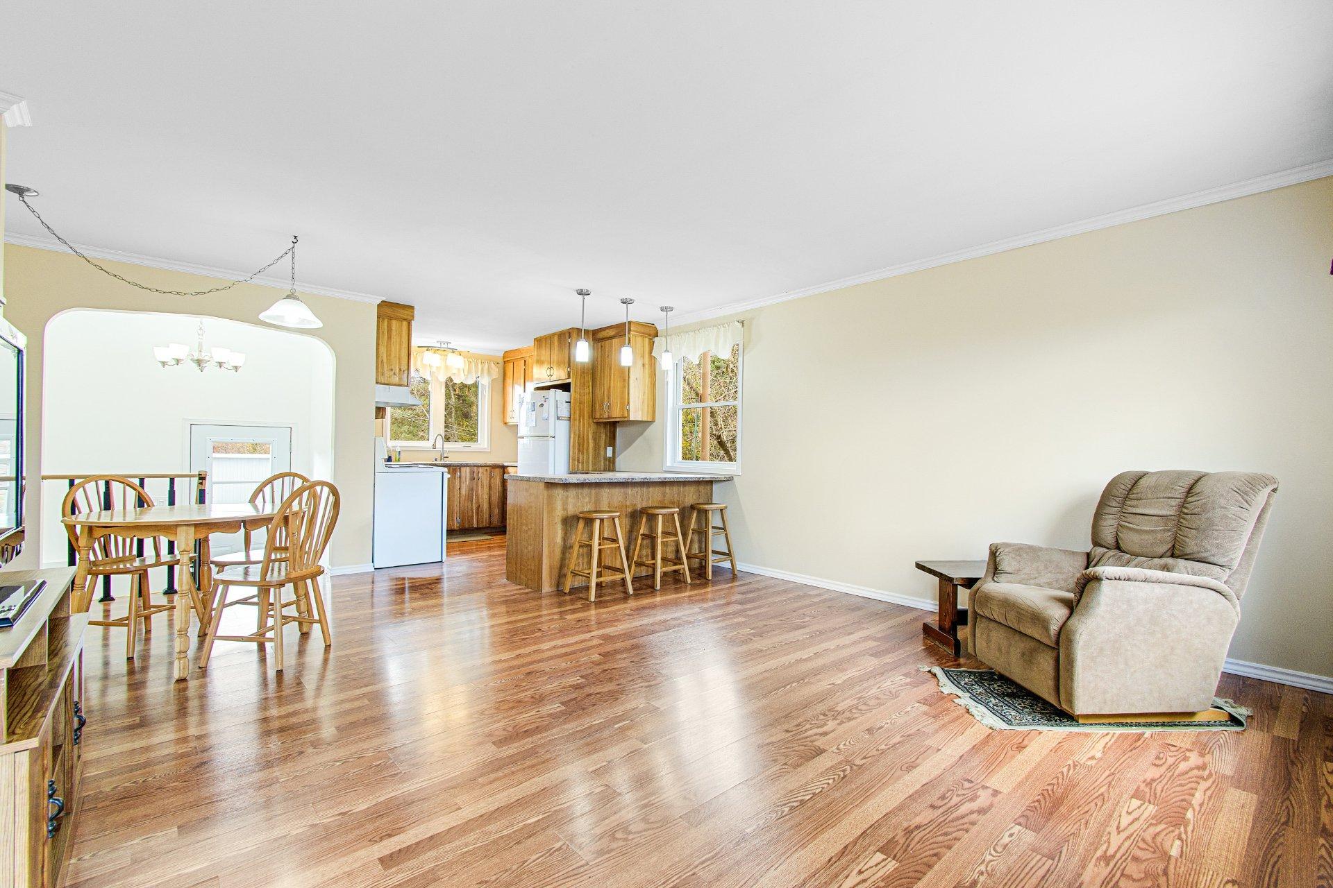 









4


Rue Louis-Seize

,
Brownsburg-Chatham,




QC
J8G2K8

