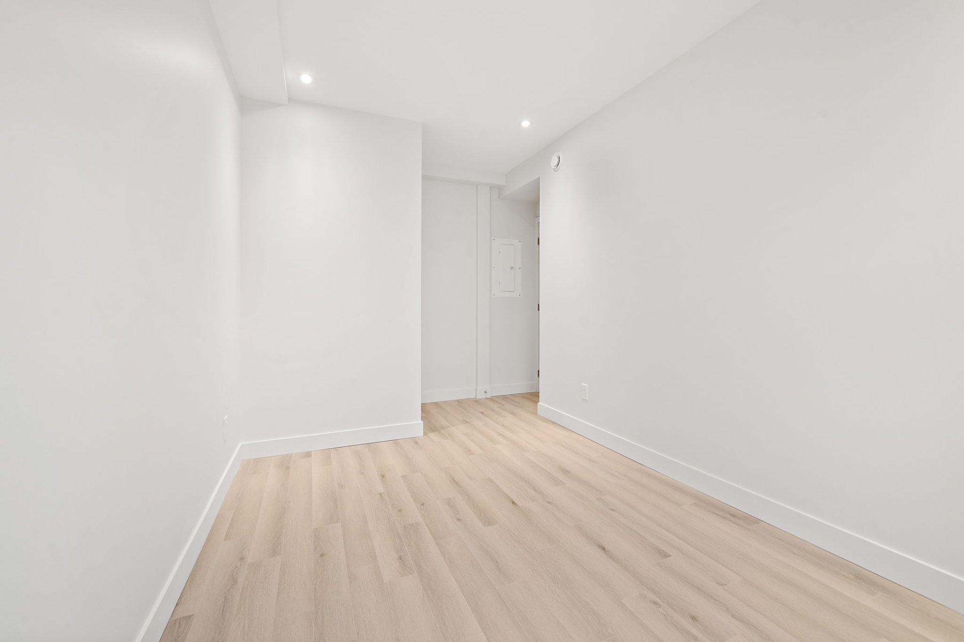 









2630


Av. Van Horne

, 101,
Montréal (Côte-des-Neiges/Notre-Dame-de-Grâce),




QC
H3S1P8

