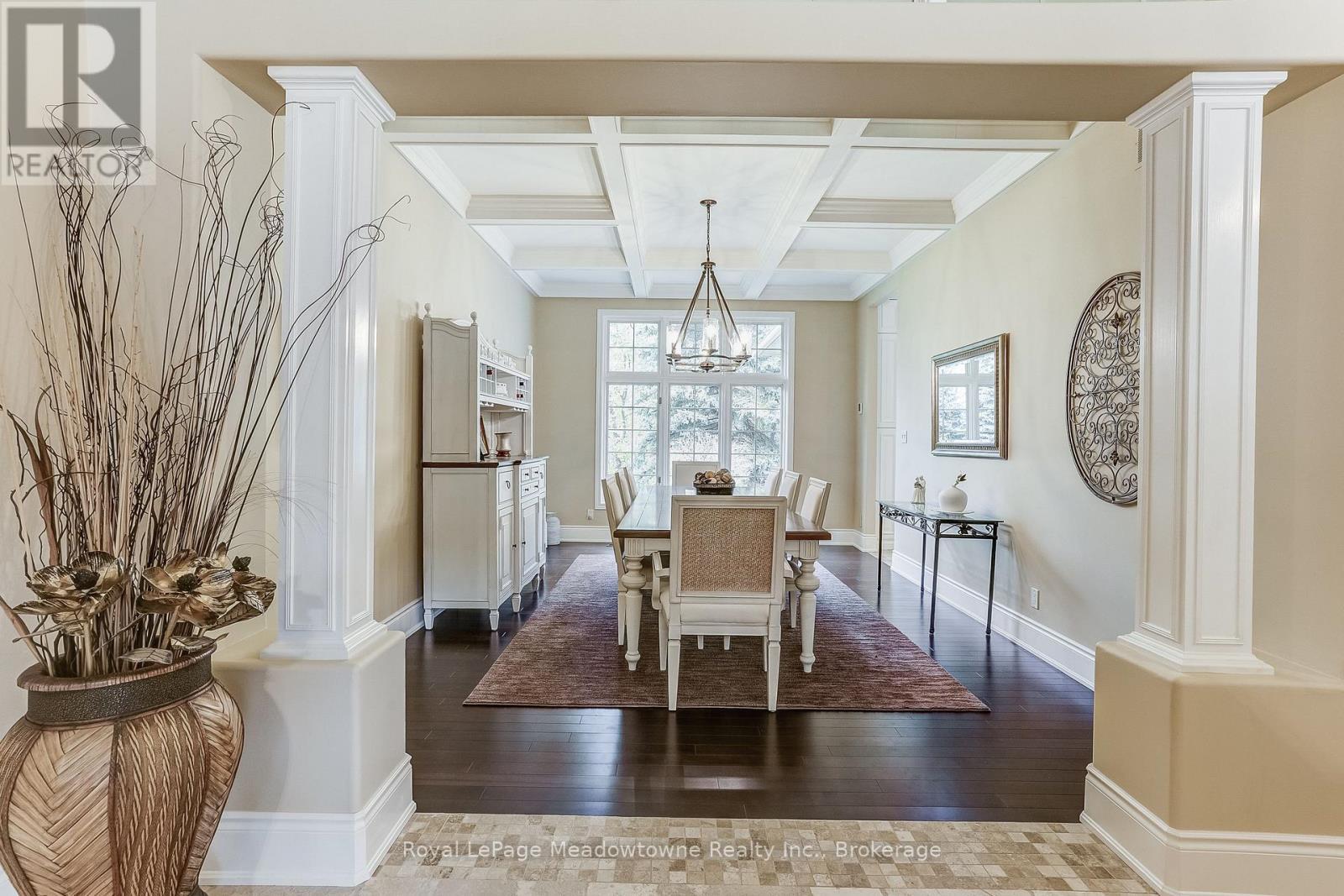 












18 PARKSHORE PLACE

,
Hamilton (Carlisle),




Ontario
L0R1H1

