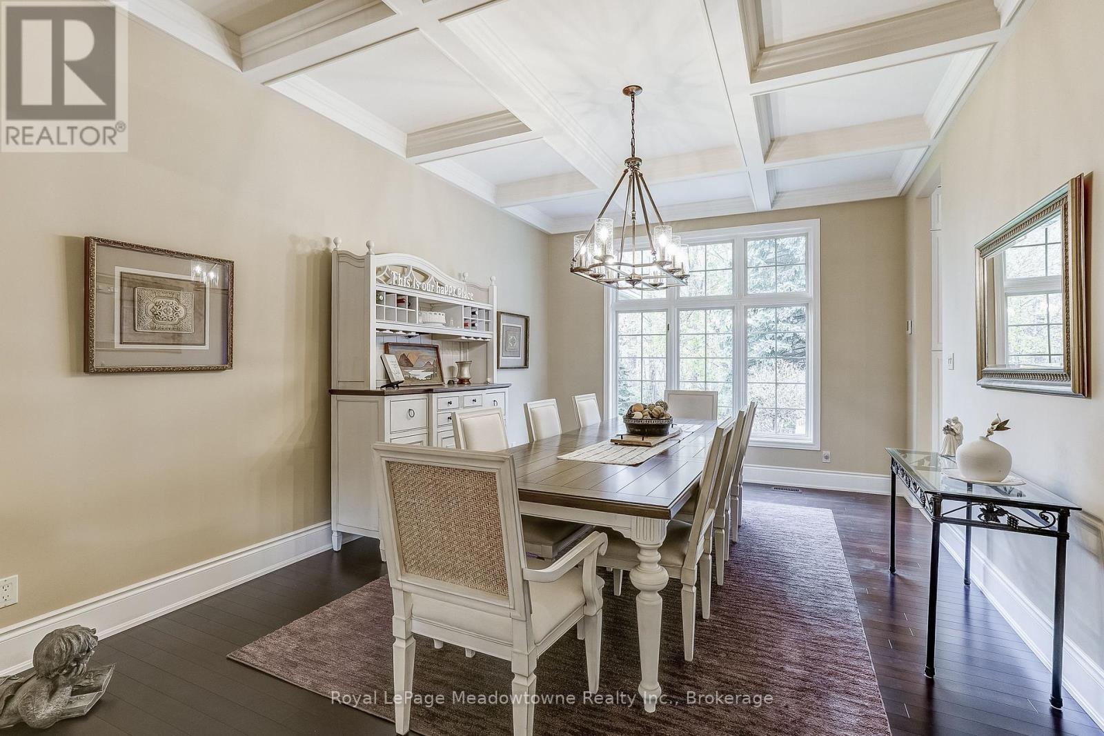 












18 PARKSHORE PLACE

,
Hamilton (Carlisle),




Ontario
L0R1H1

