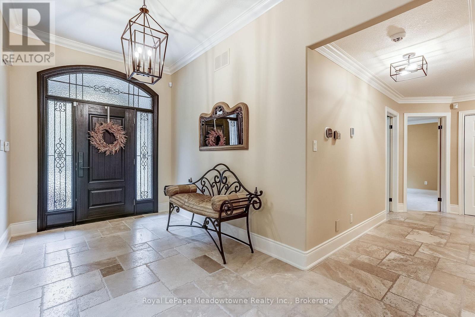 












18 PARKSHORE PLACE

,
Hamilton (Carlisle),




Ontario
L0R1H1

