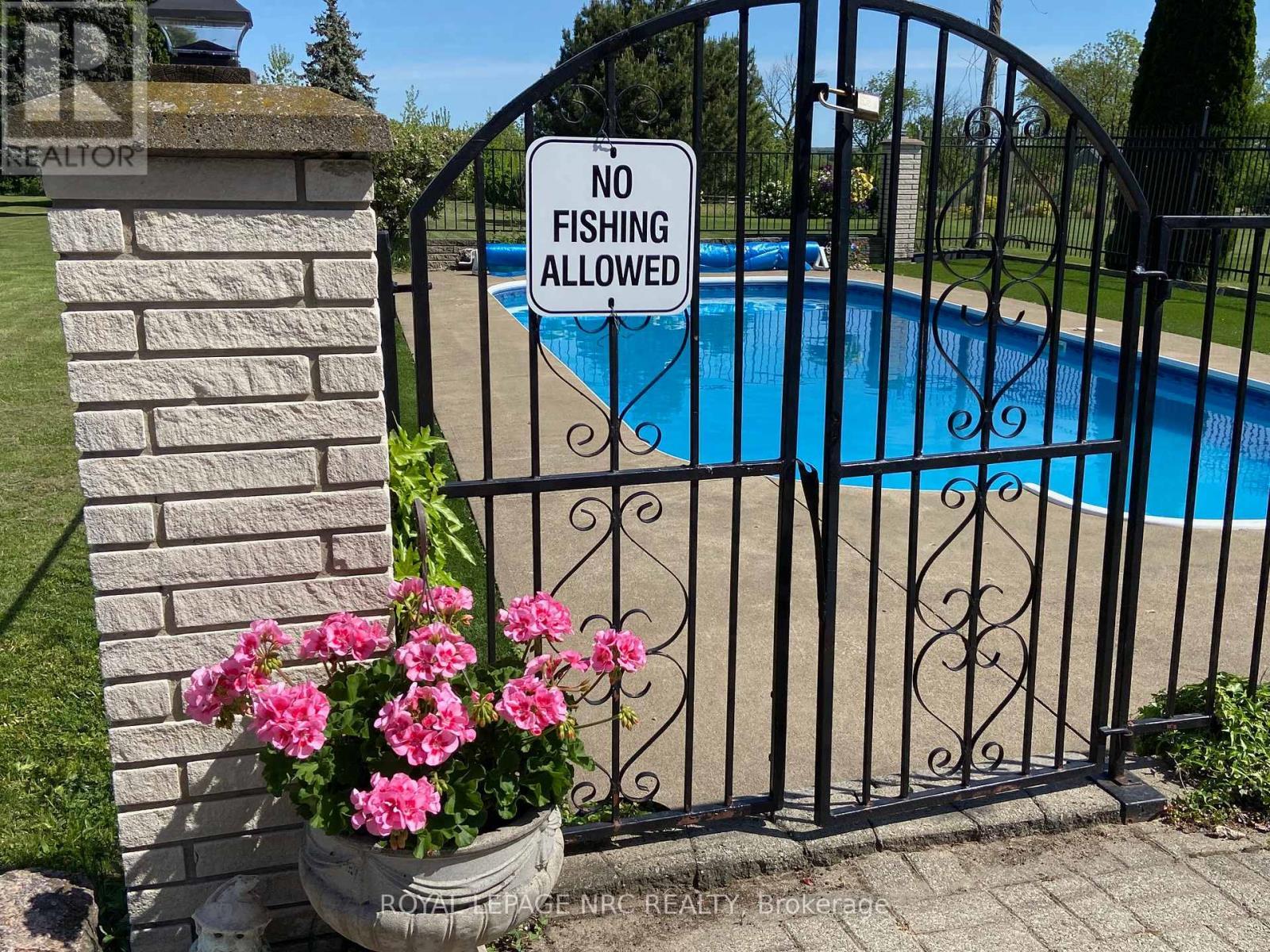 












1750 YORK ROAD

,
Niagara-on-the-Lake (Queenston),




Ontario
L0S1J0

