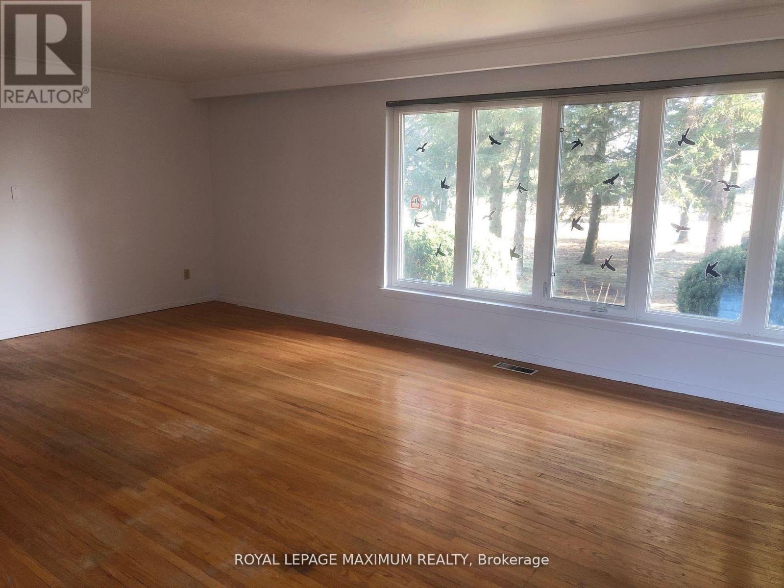 












22 DIANA DRIVE

,
King,




Ontario
L0G1N0

