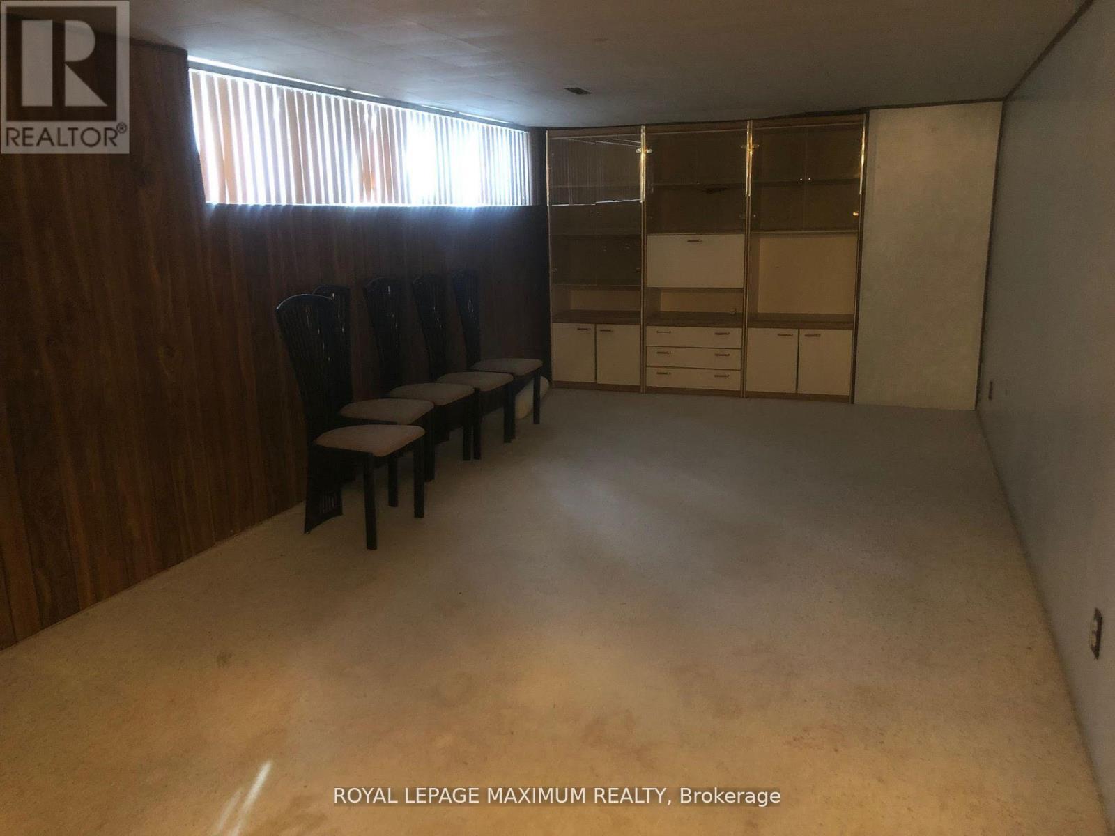 












22 DIANA DRIVE

,
King,




Ontario
L0G1N0

