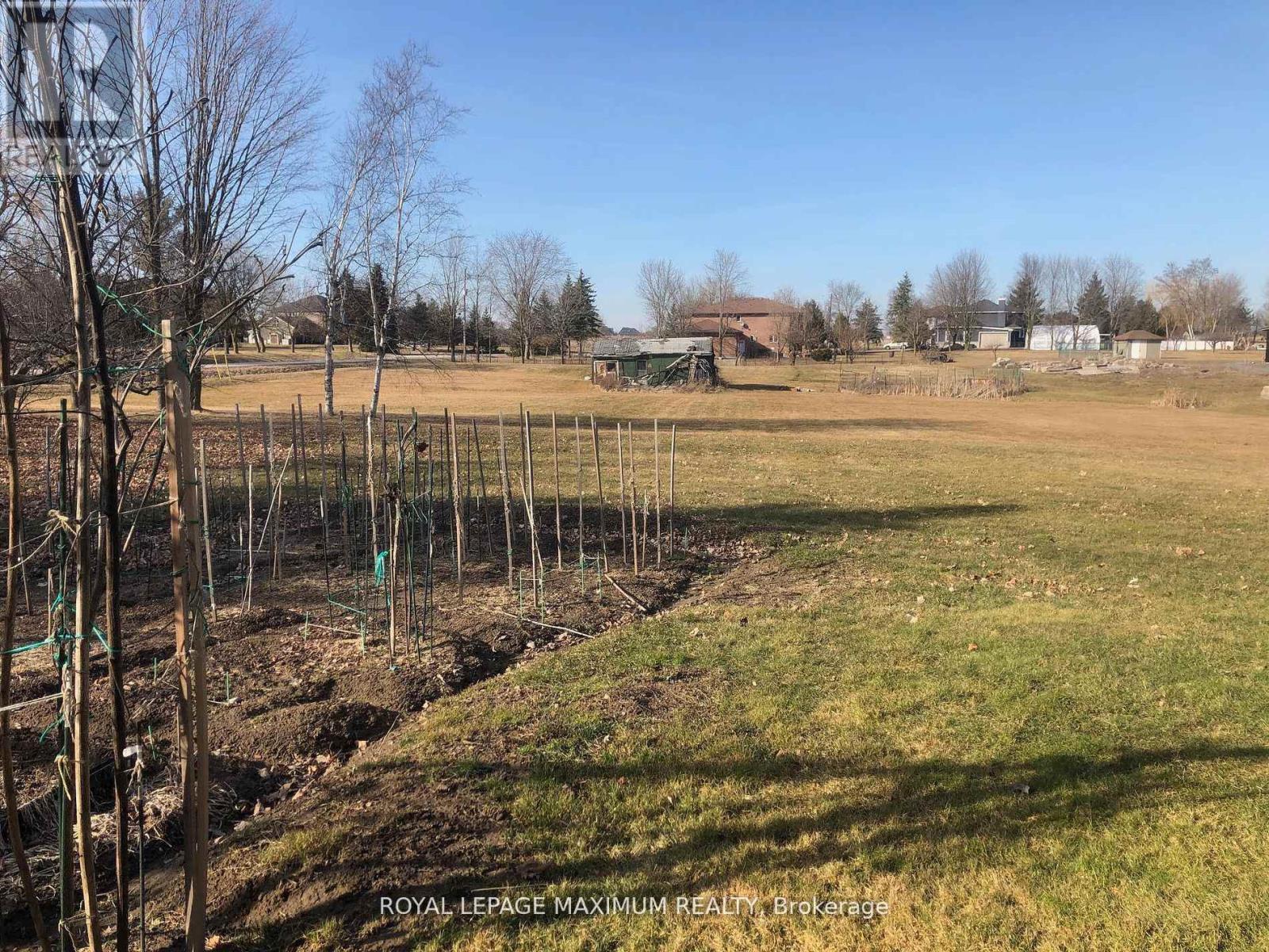 












22 DIANA DRIVE

,
King,




Ontario
L0G1N0

