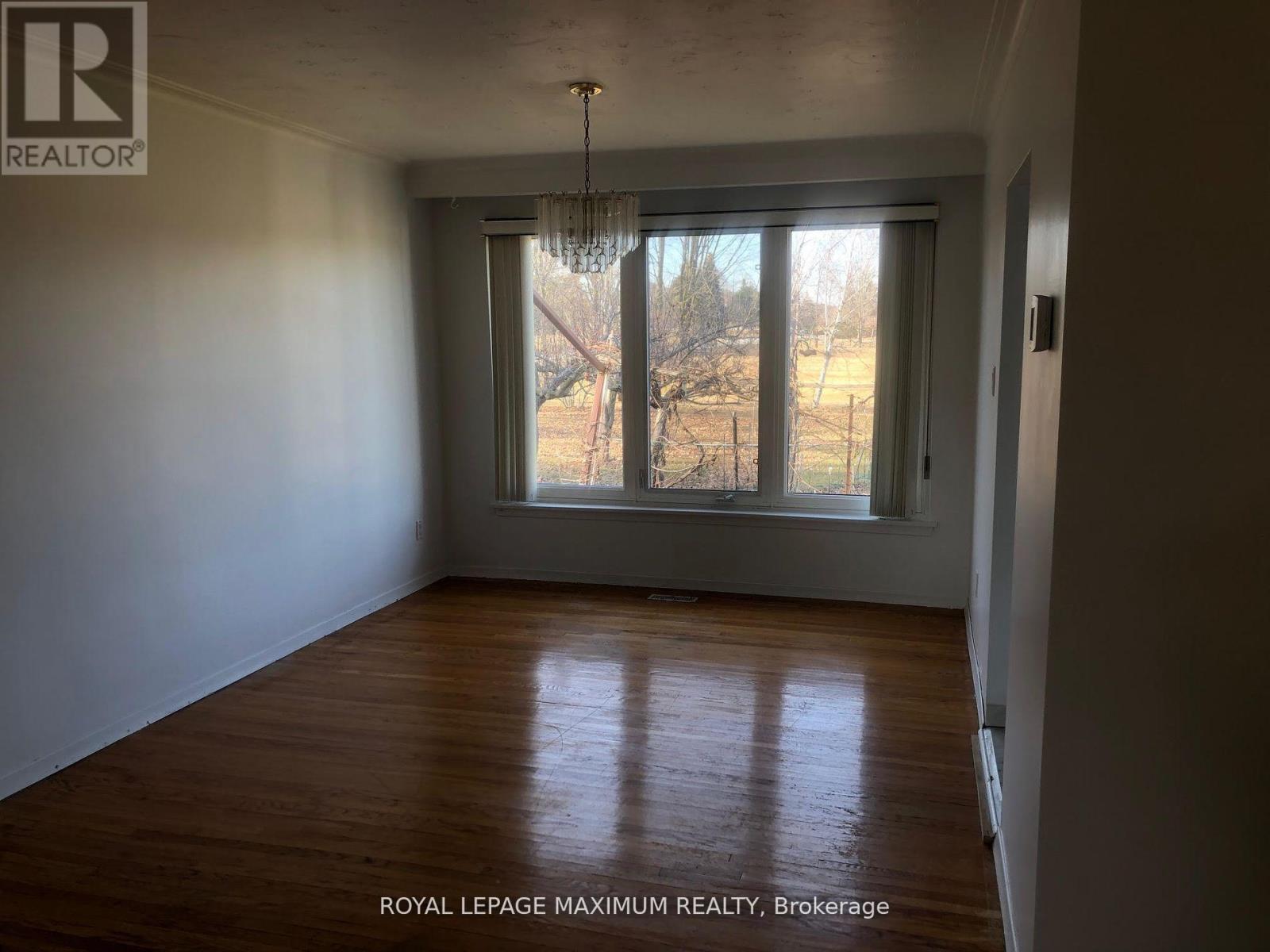 












22 DIANA DRIVE

,
King,




Ontario
L0G1N0

