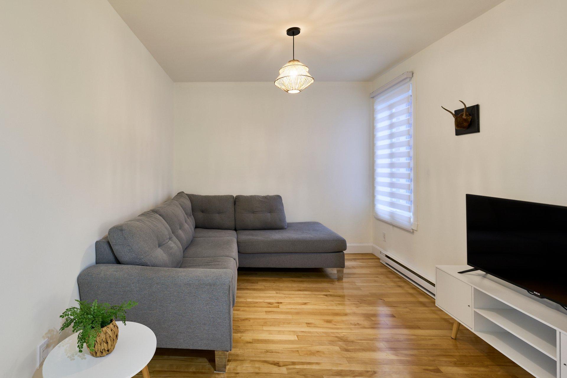 









974


Rue Ste-Ursule

,
Trois-Rivières,




QC
G9A1P1

