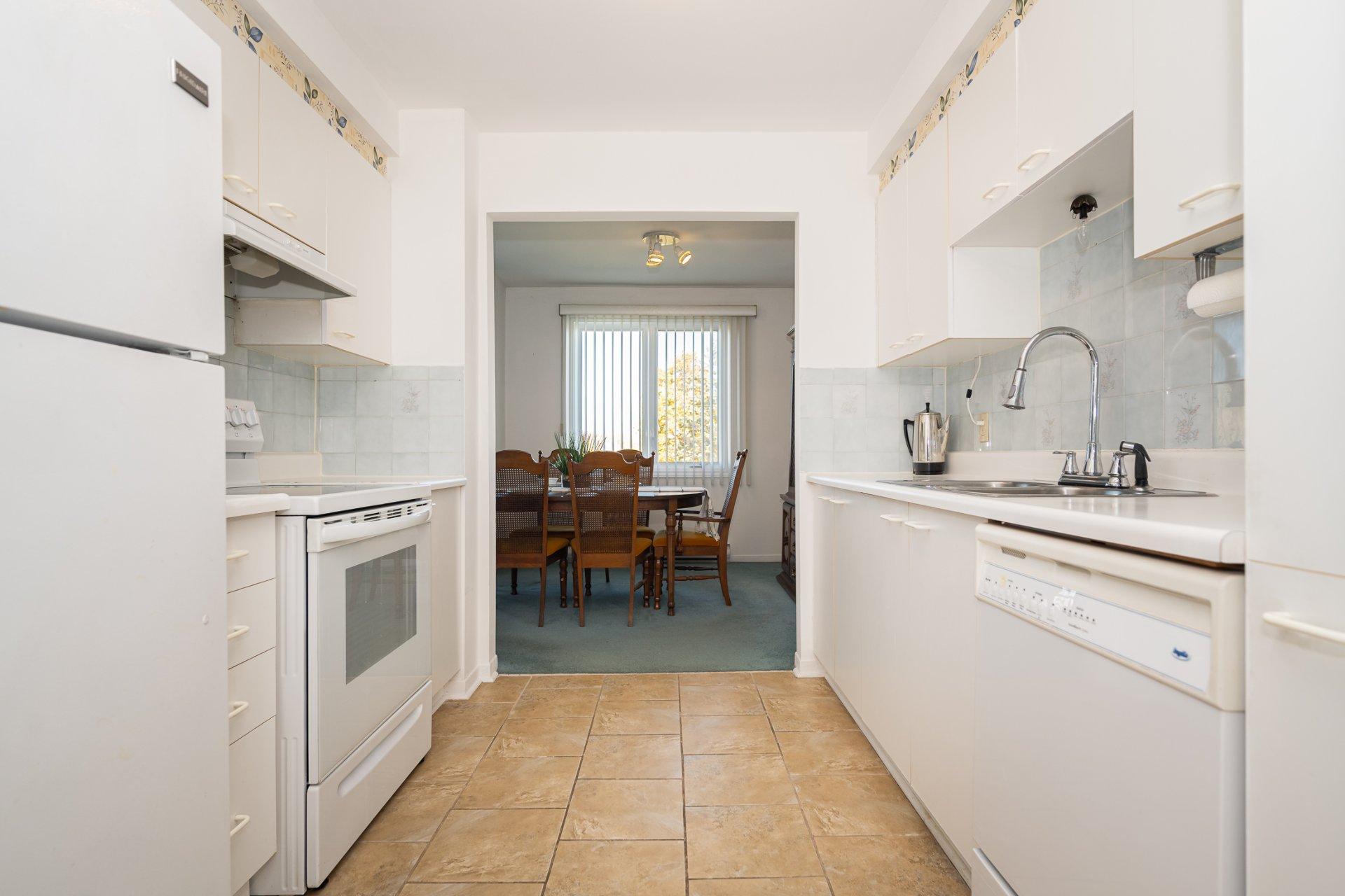 









5175


Boul. Samson

, 302,
Laval (Chomedey),




QC
H7W2J2

