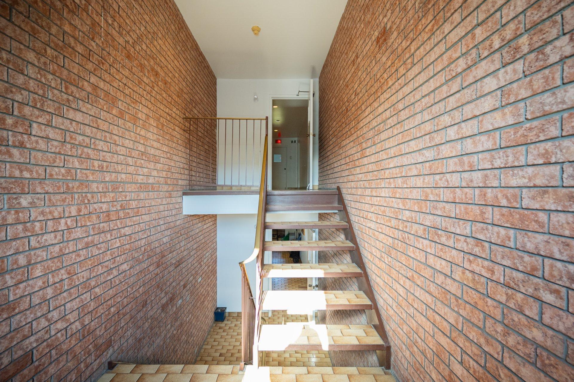 









5175


Boul. Samson

, 302,
Laval (Chomedey),




QC
H7W2J2

