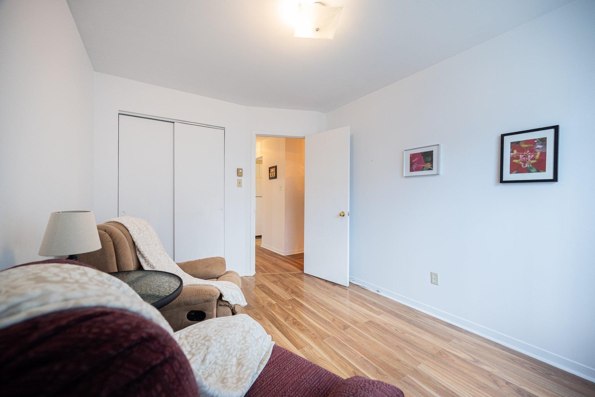 









5175


Boul. Samson

, 302,
Laval (Chomedey),




QC
H7W2J2

