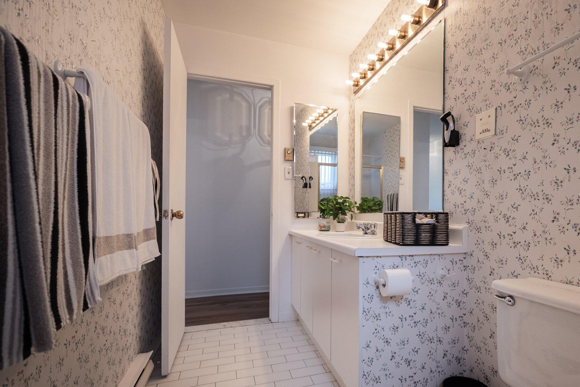 









5175


Boul. Samson

, 302,
Laval (Chomedey),




QC
H7W2J2

