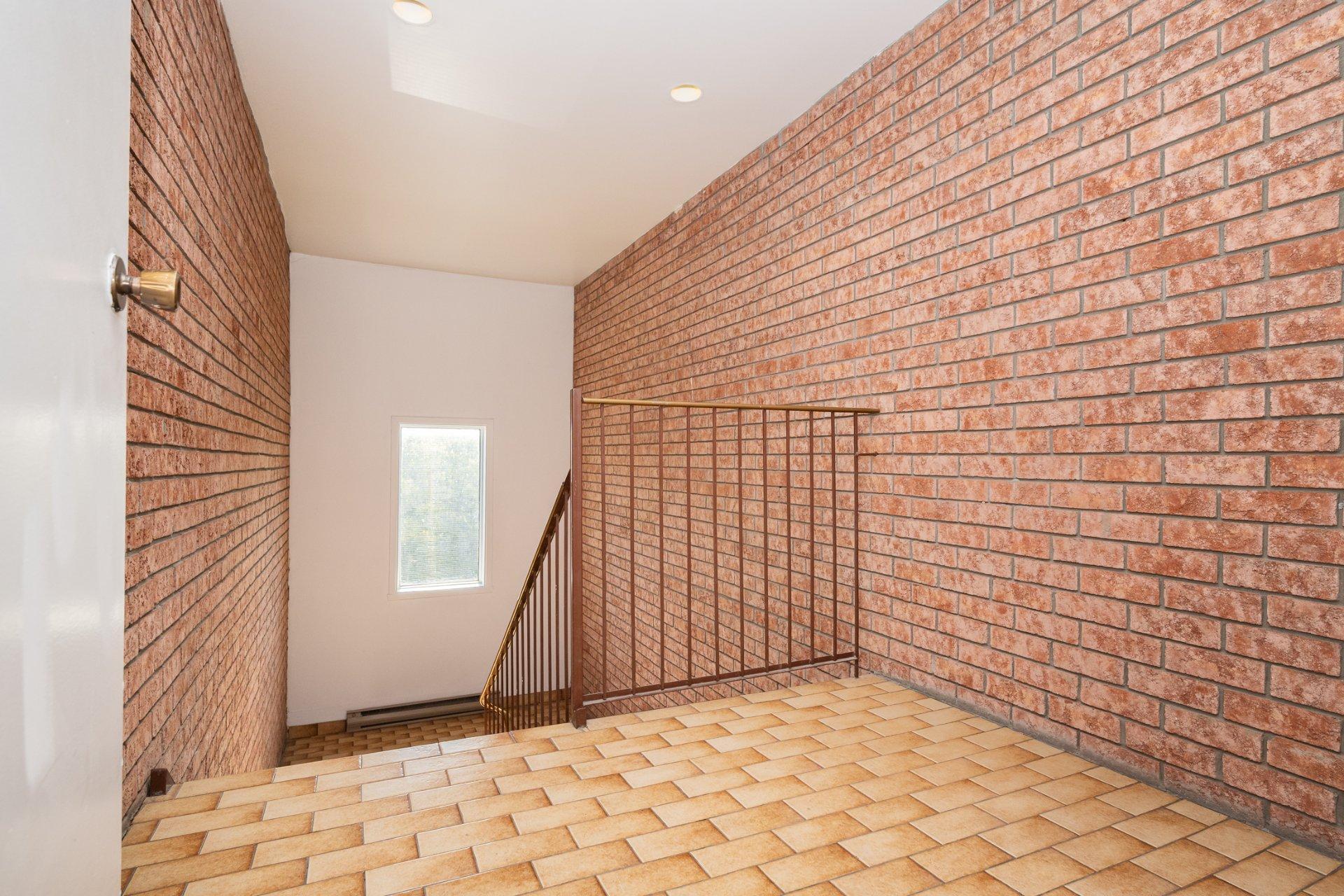 









5175


Boul. Samson

, 302,
Laval (Chomedey),




QC
H7W2J2

