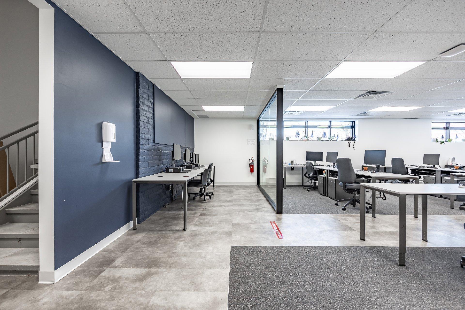 









460


Rue St-Charles O.

, A,
Longueuil (Le Vieux-Longueuil),




QC
J4H1G4

