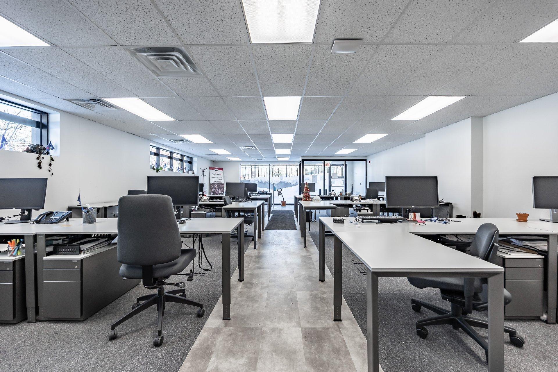 









460


Rue St-Charles O.

, A,
Longueuil (Le Vieux-Longueuil),




QC
J4H1G4

