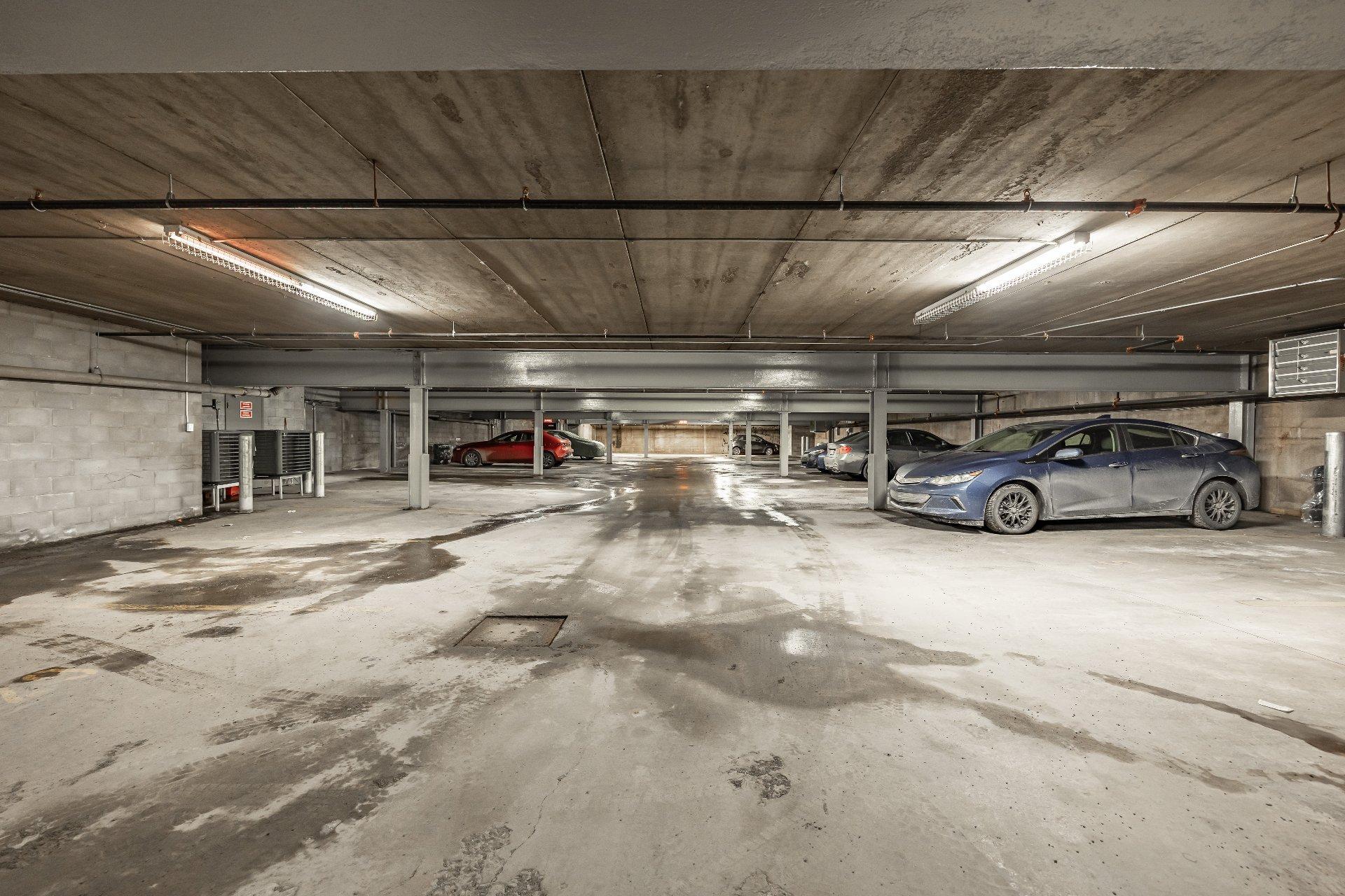 









460


Rue St-Charles O.

, A,
Longueuil (Le Vieux-Longueuil),




QC
J4H1G4

