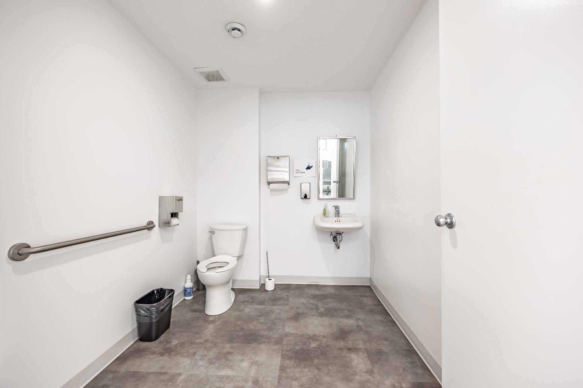 









460


Rue St-Charles O.

, A,
Longueuil (Le Vieux-Longueuil),




QC
J4H1G4

