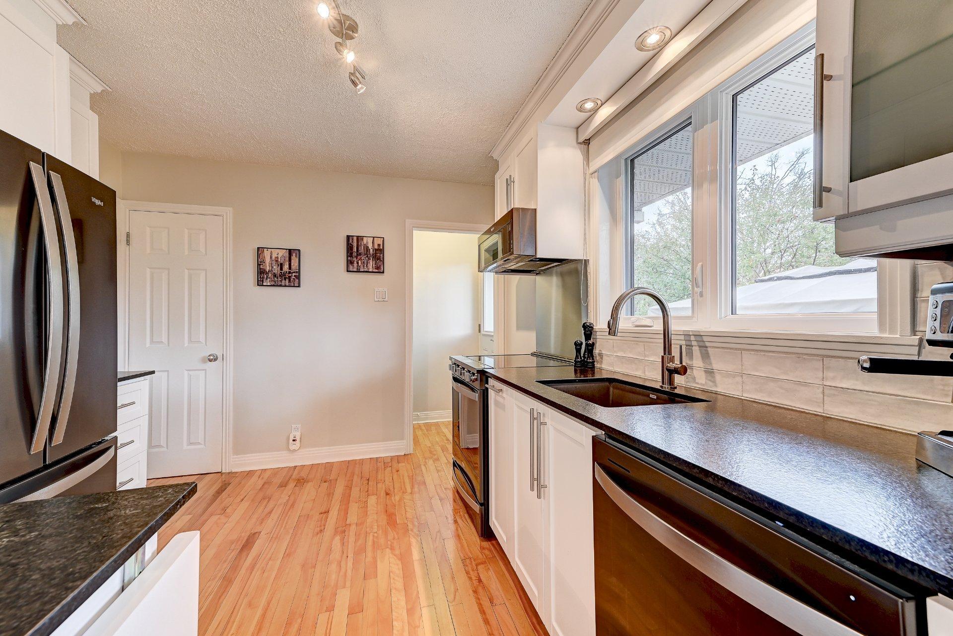 









36


Rue du Collège

,
Delson,




QC
J5B2B7

