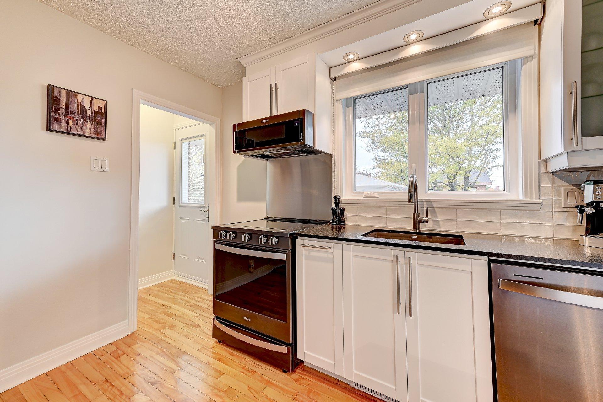 









36


Rue du Collège

,
Delson,




QC
J5B2B7

