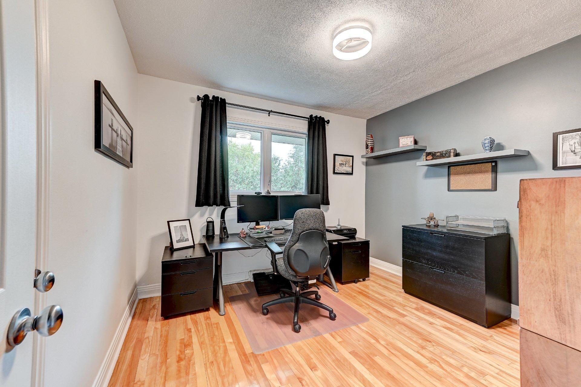 









36


Rue du Collège

,
Delson,




QC
J5B2B7

