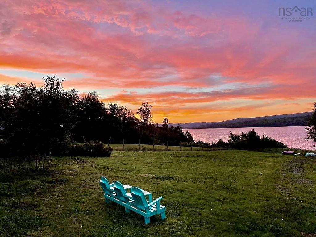 












1543 West Lake Ainslie

,
West Lake Ainslie,




NS
B0E 1N0

