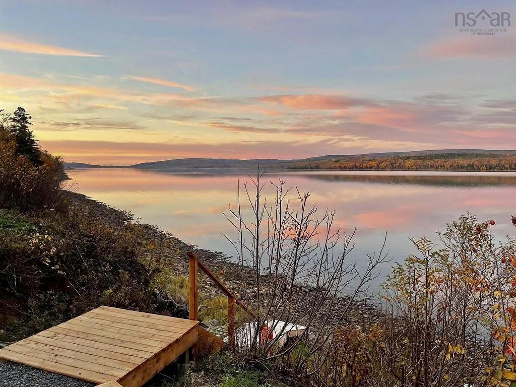 












1543 West Lake Ainslie

,
West Lake Ainslie,




NS
B0E 1N0

