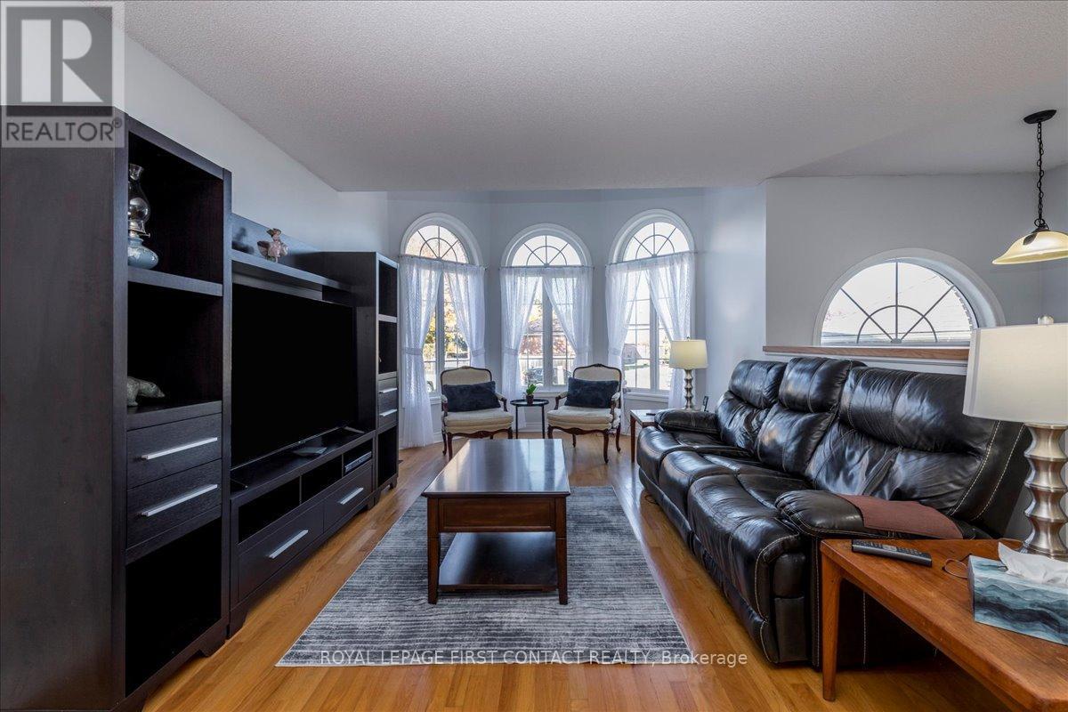 












701 HAPPY VALE DRIVE E

,
Innisfil,




Ontario
L9S2E6

