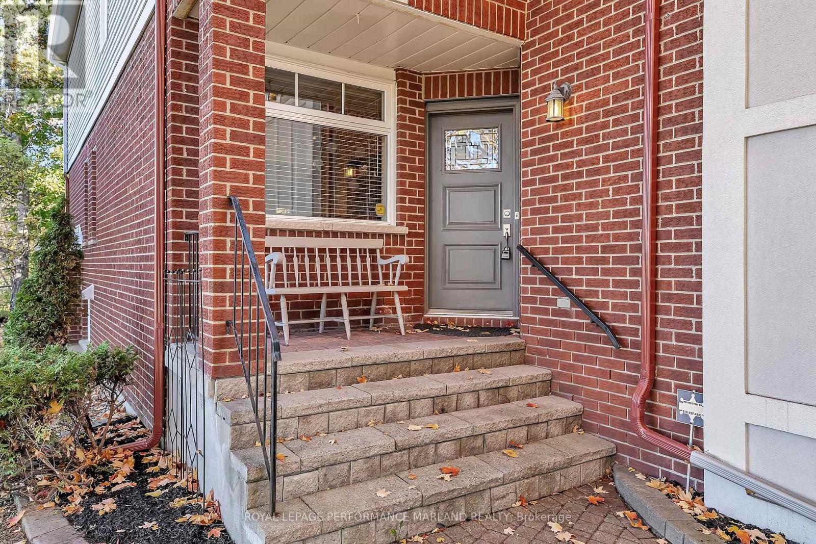 












44 ASHPARK CRESCENT

,
Ottawa,




Ontario
K1T3N8

