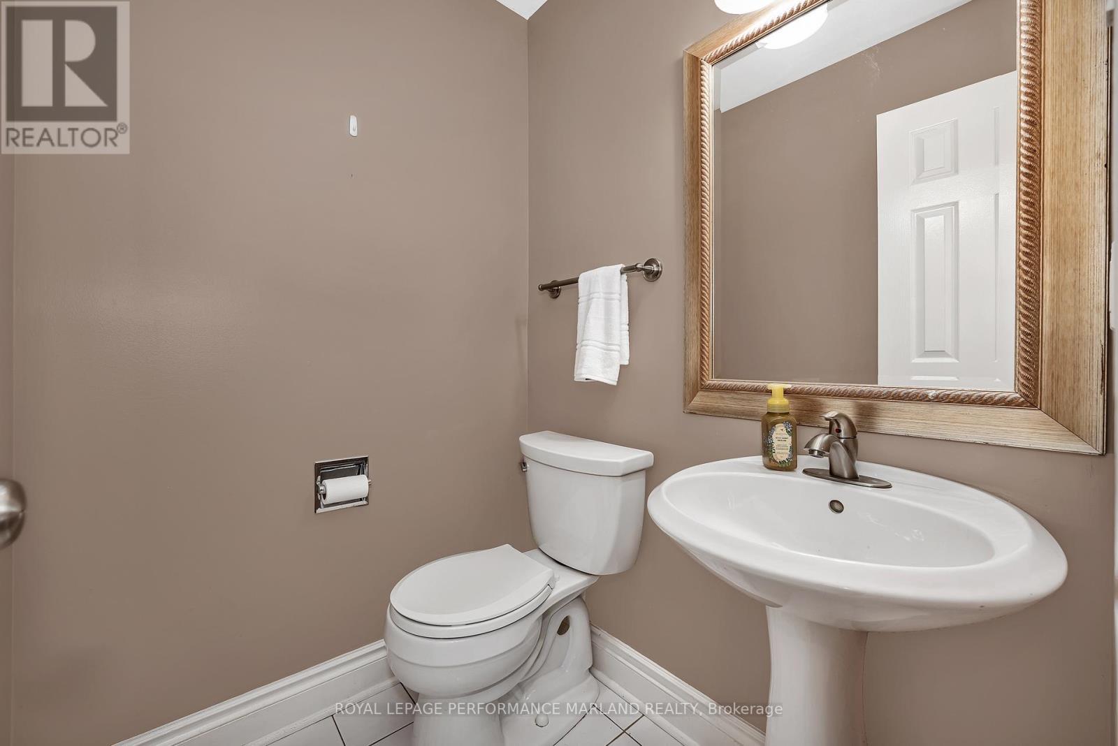 












44 ASHPARK CRESCENT

,
Ottawa,




Ontario
K1T3N8

