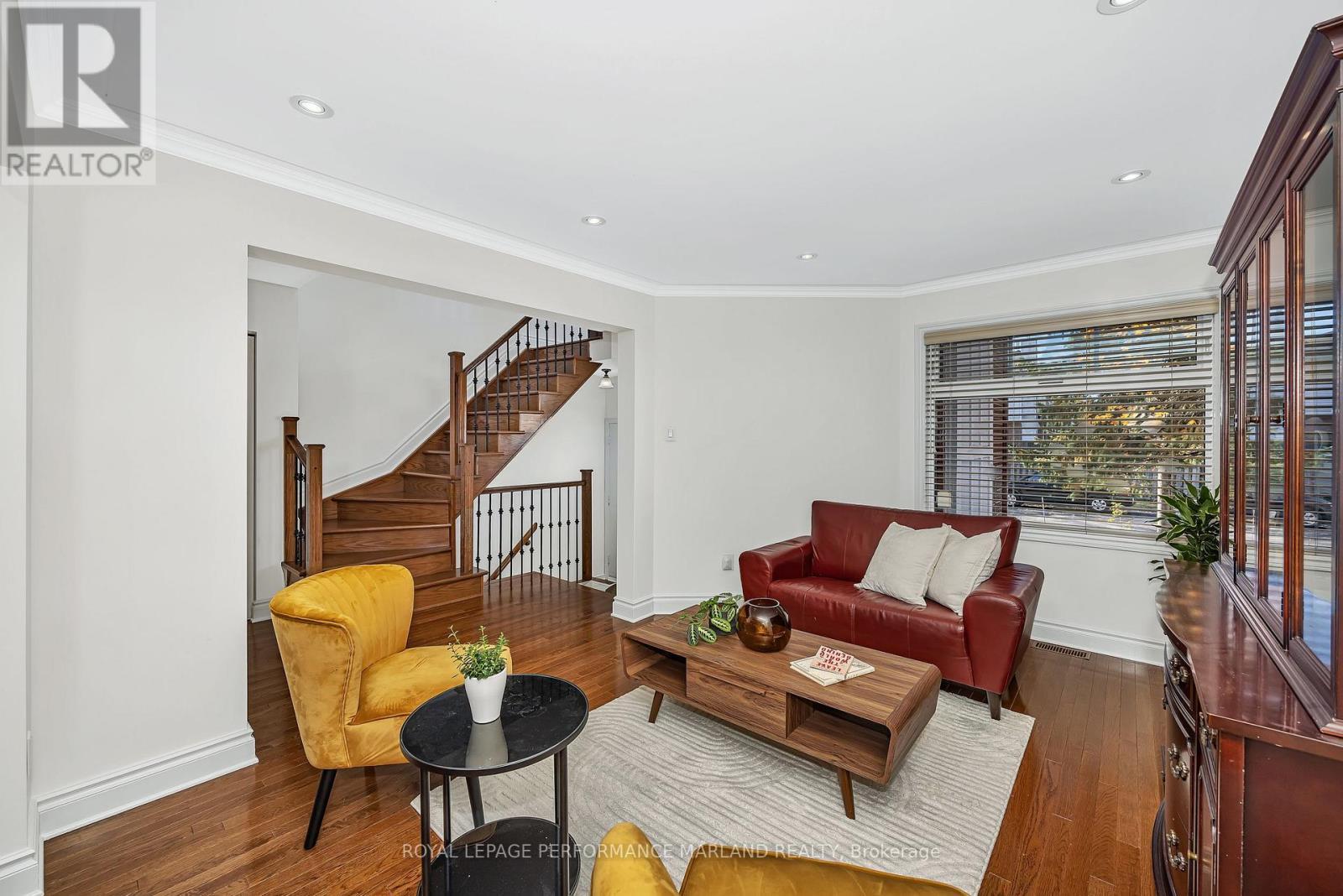 












44 ASHPARK CRESCENT

,
Ottawa,




Ontario
K1T3N8

