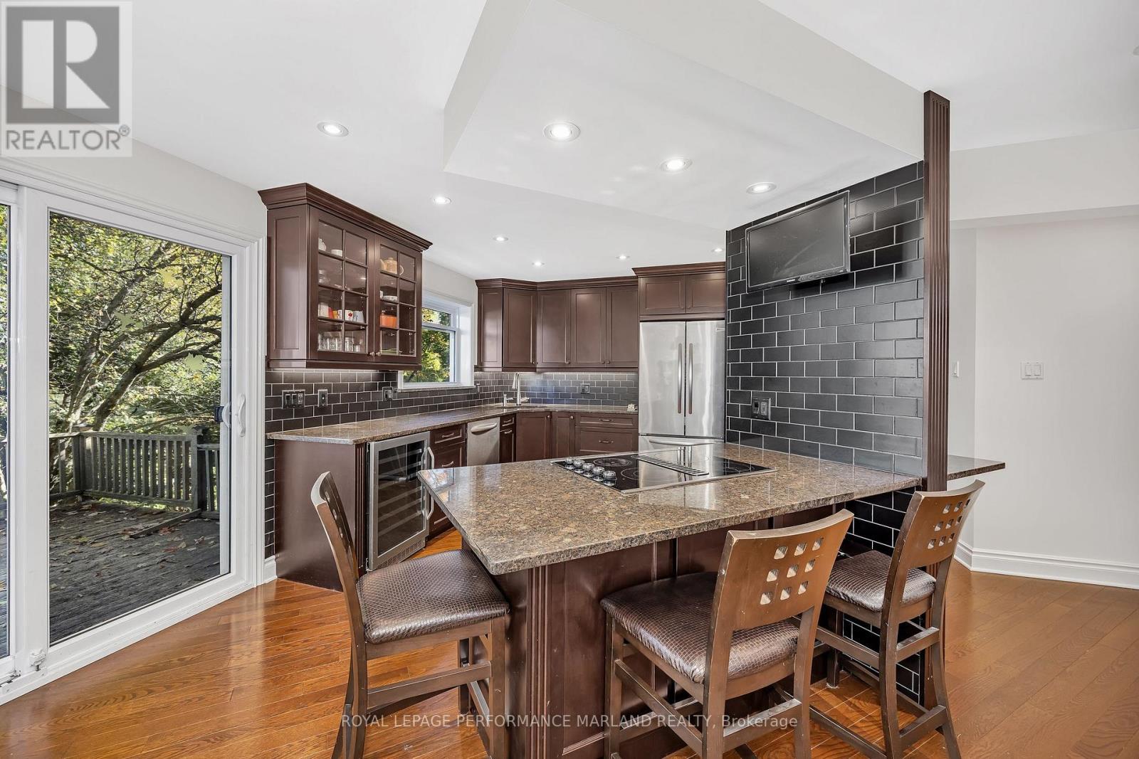 












44 ASHPARK CRESCENT

,
Ottawa,




Ontario
K1T3N8

