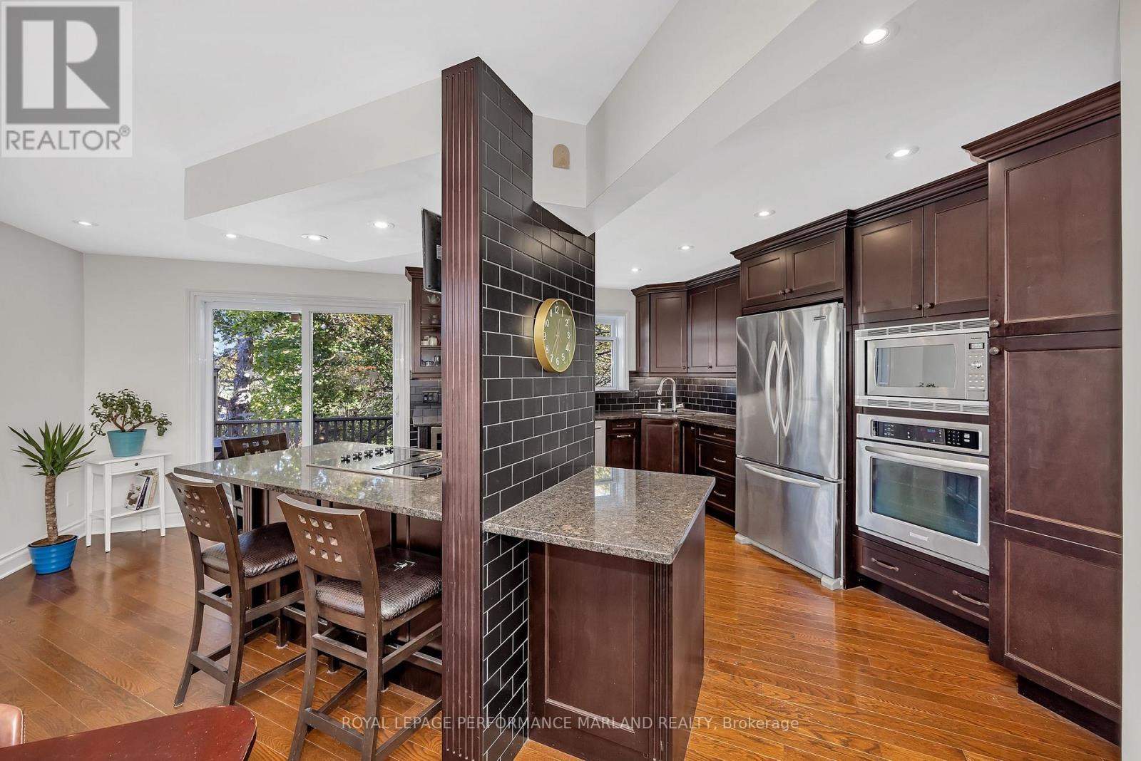 












44 ASHPARK CRESCENT

,
Ottawa,




Ontario
K1T3N8

