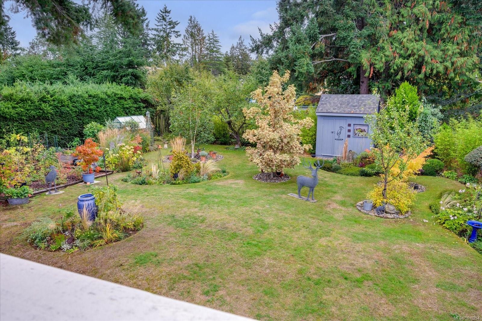 









6891


Harwood

Dr,
Lantzville,




BC
V0R 2H0

