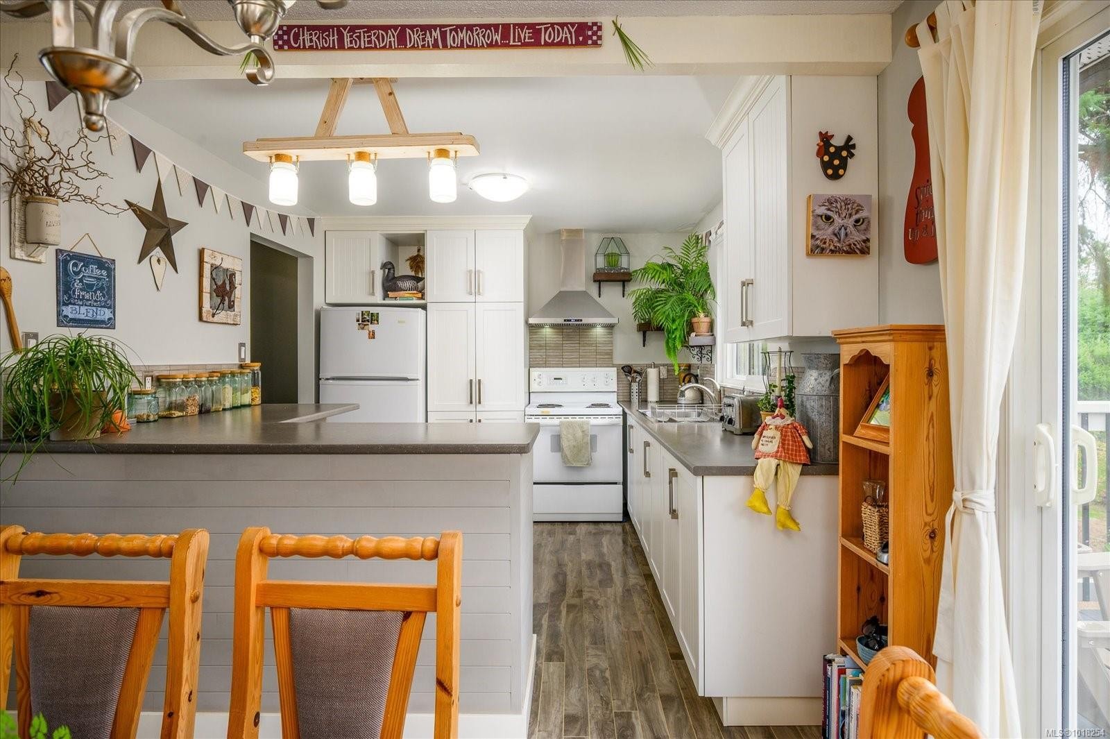 









6891


Harwood

Dr,
Lantzville,




BC
V0R 2H0

