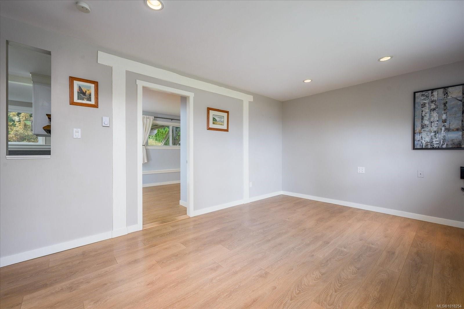 









6891


Harwood

Dr,
Lantzville,




BC
V0R 2H0

