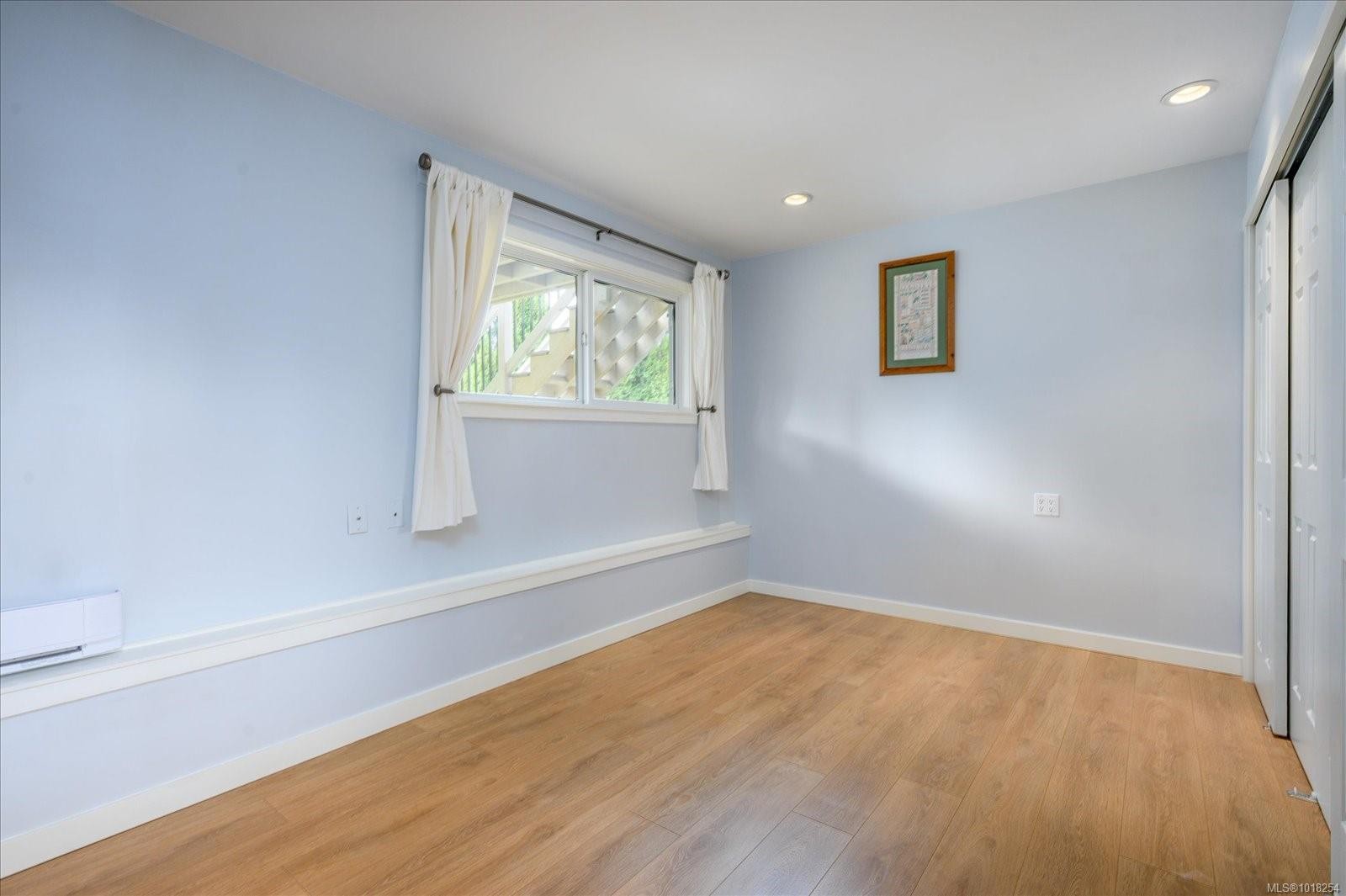 









6891


Harwood

Dr,
Lantzville,




BC
V0R 2H0

