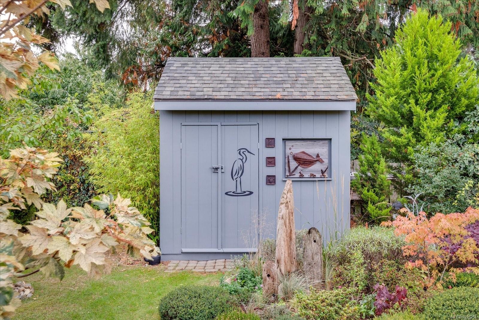 









6891


Harwood

Dr,
Lantzville,




BC
V0R 2H0

