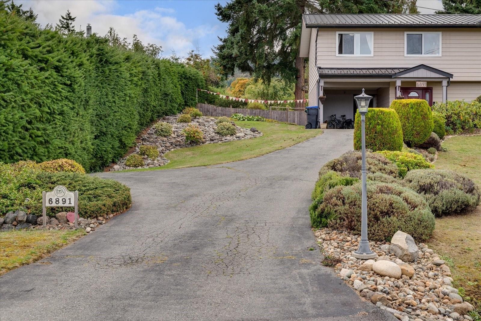 









6891


Harwood

Dr,
Lantzville,




BC
V0R 2H0

