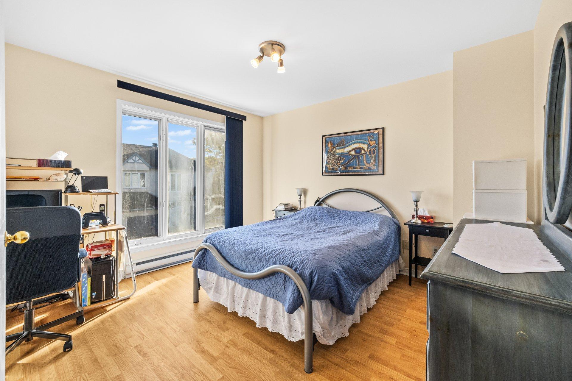 









4124


Av. de la Renaissance

,
Laval (Sainte-Rose),




QC
H7L3X2

