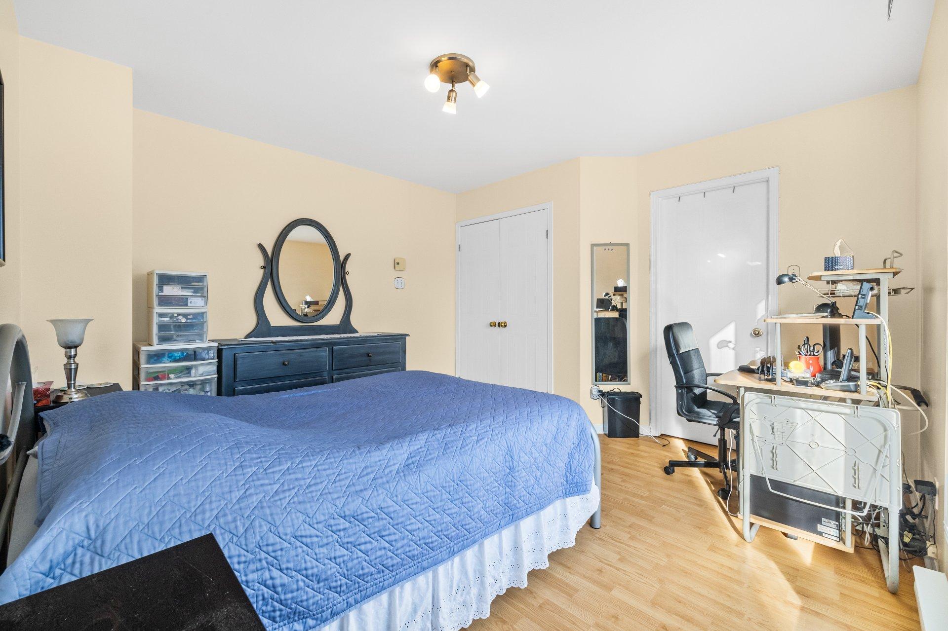 









4124


Av. de la Renaissance

,
Laval (Sainte-Rose),




QC
H7L3X2

