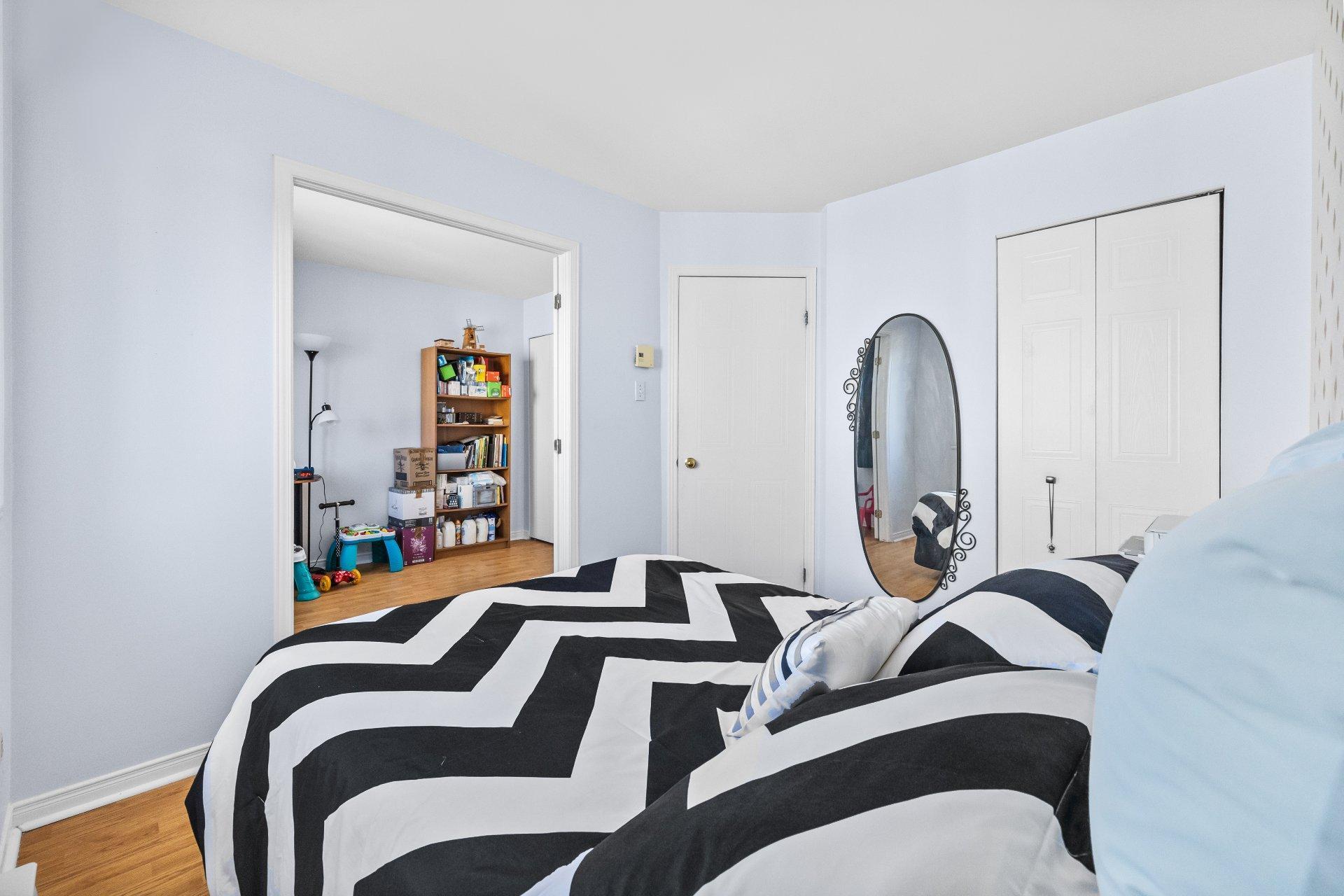 









4124


Av. de la Renaissance

,
Laval (Sainte-Rose),




QC
H7L3X2

