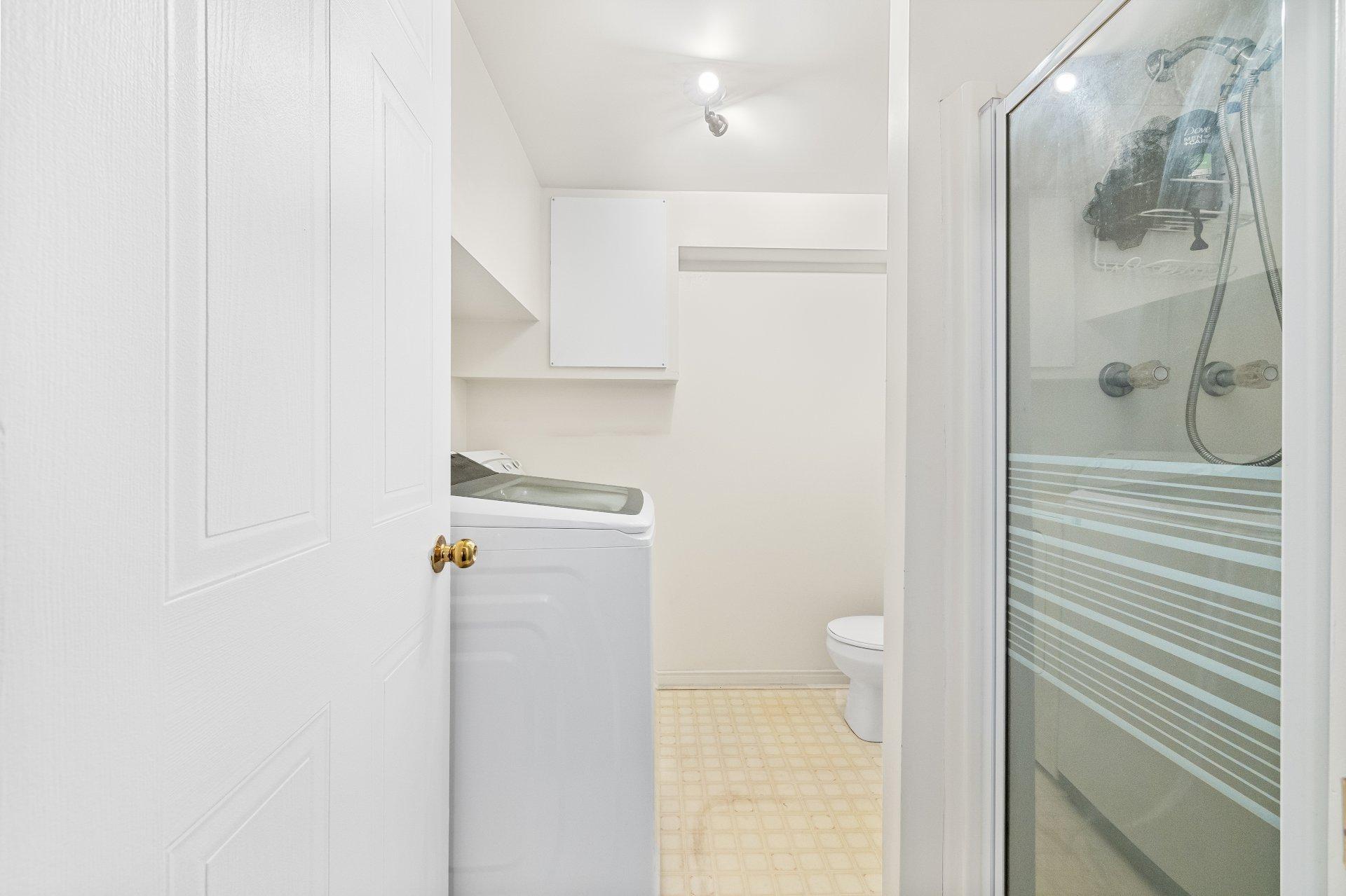 









4124


Av. de la Renaissance

,
Laval (Sainte-Rose),




QC
H7L3X2

