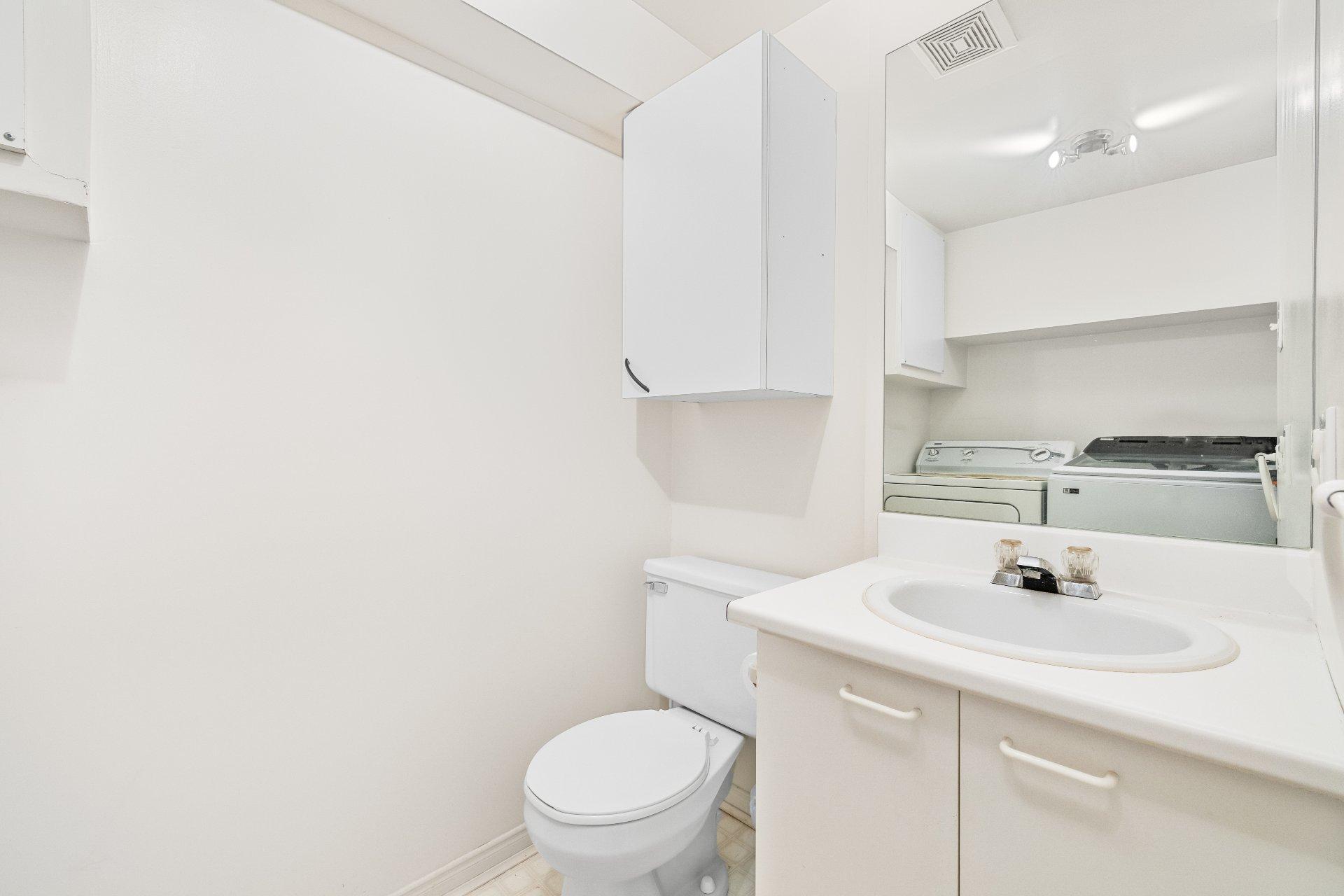 









4124


Av. de la Renaissance

,
Laval (Sainte-Rose),




QC
H7L3X2

