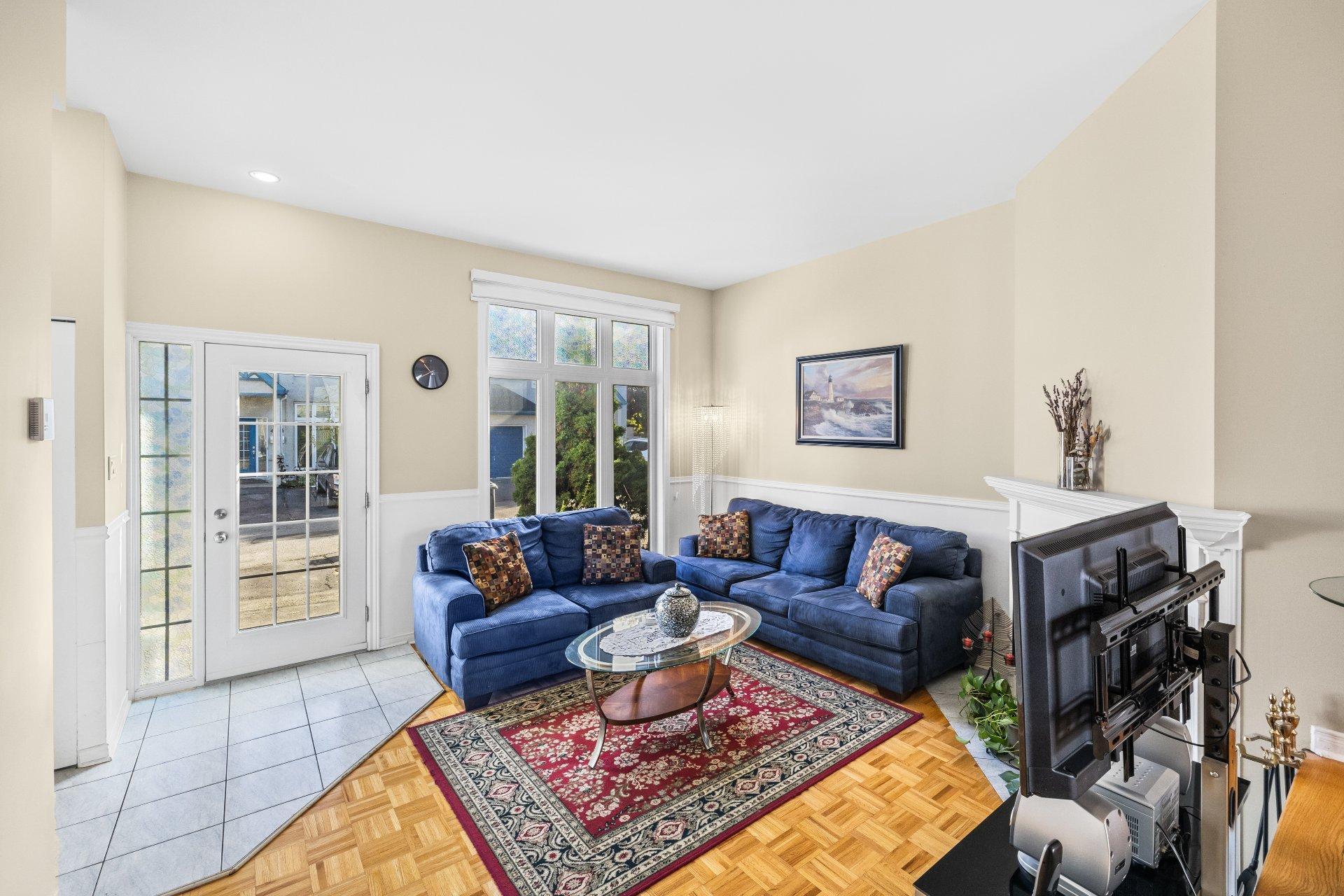 









4124


Av. de la Renaissance

,
Laval (Sainte-Rose),




QC
H7L3X2

