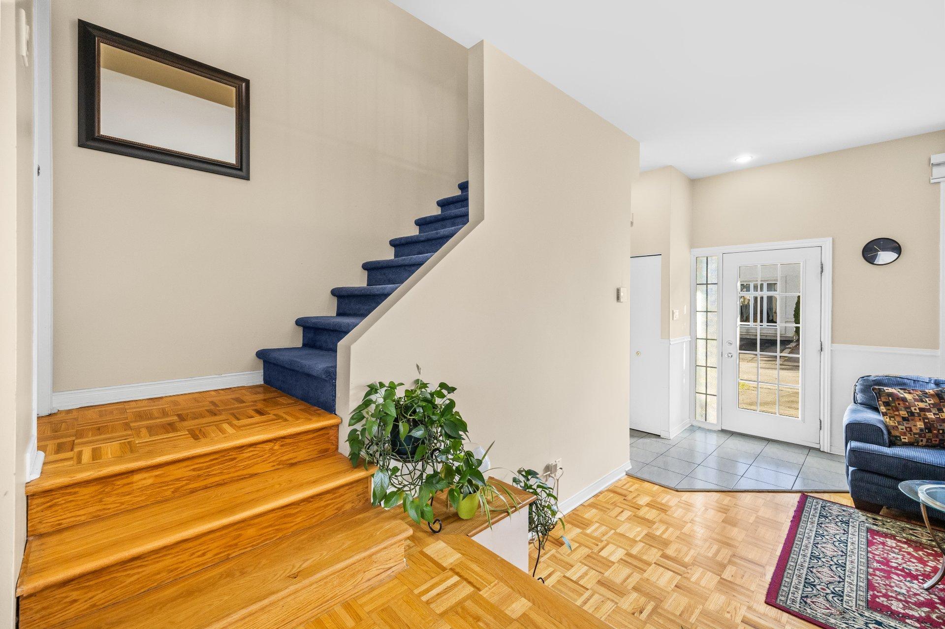 









4124


Av. de la Renaissance

,
Laval (Sainte-Rose),




QC
H7L3X2

