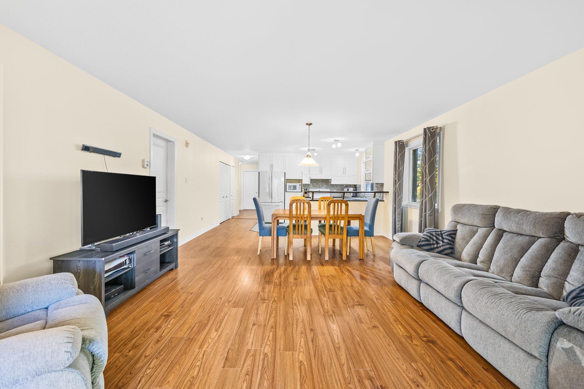 









1310


Ch. du Coteau-Rouge

, 3,
Longueuil (Le Vieux-Longueuil),




QC
J4K1X7

