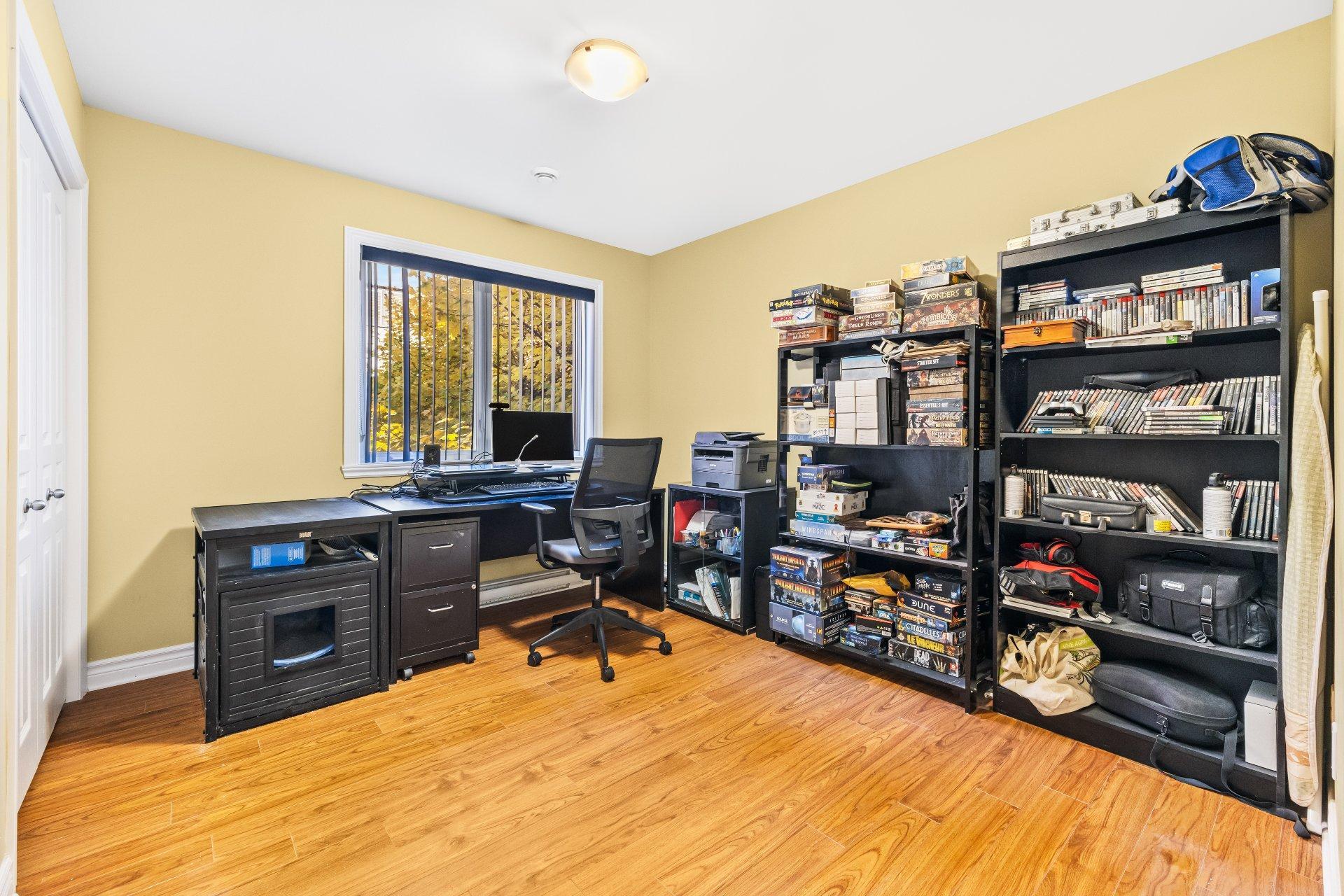 









1310


Ch. du Coteau-Rouge

, 3,
Longueuil (Le Vieux-Longueuil),




QC
J4K1X7

